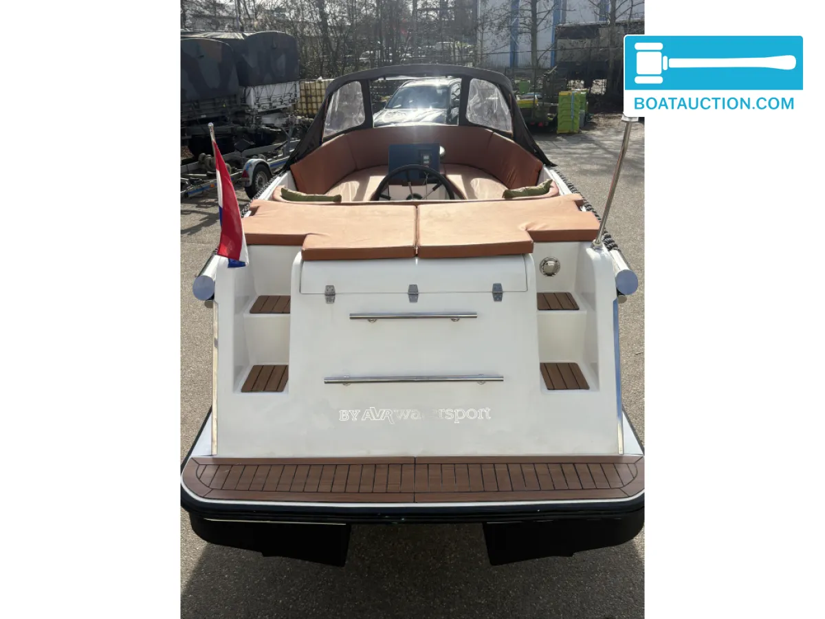 foto: 7 Maxima 600 Tender