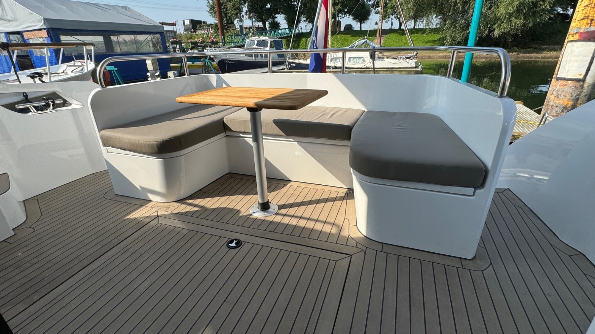 foto: 17 Concordia Concordia 110 Sedan Paviljoen