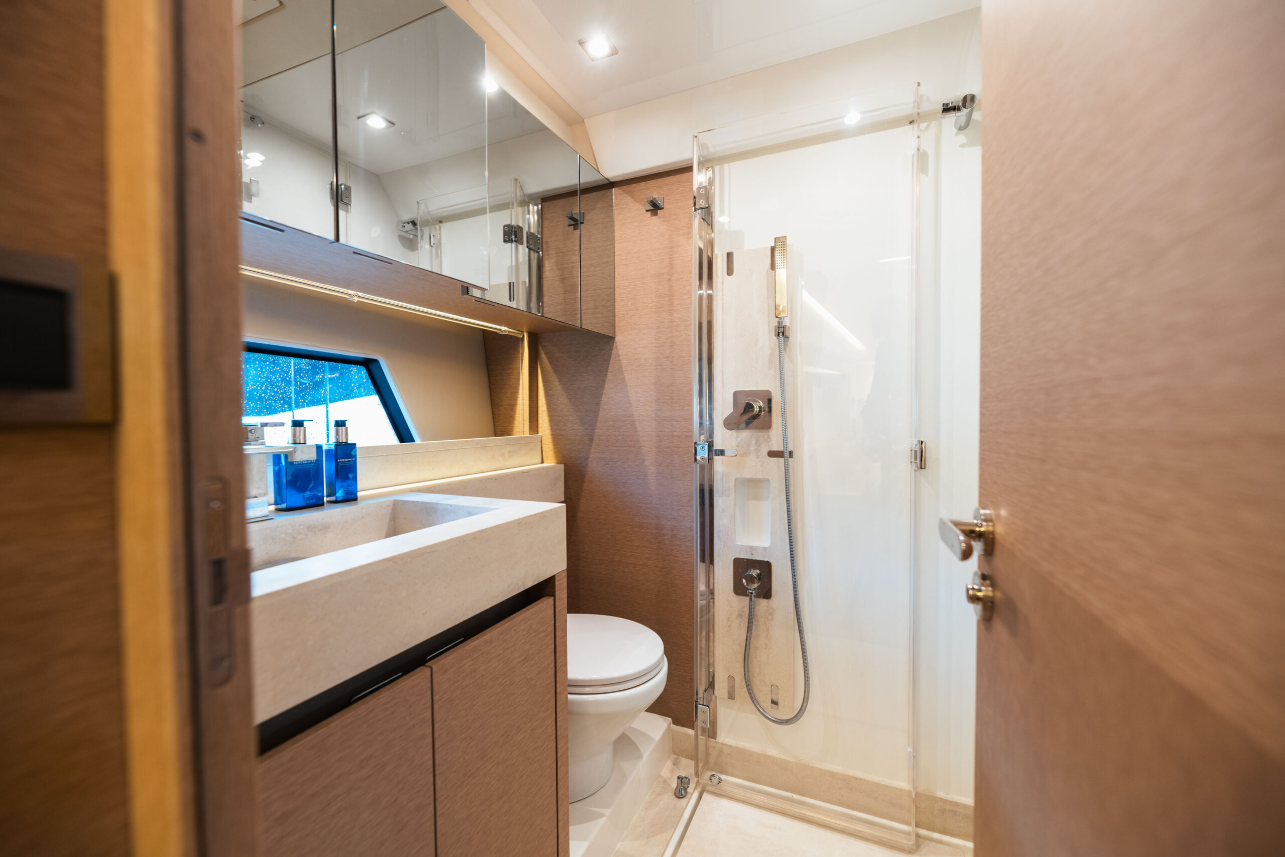 foto: 15 Prestige 520