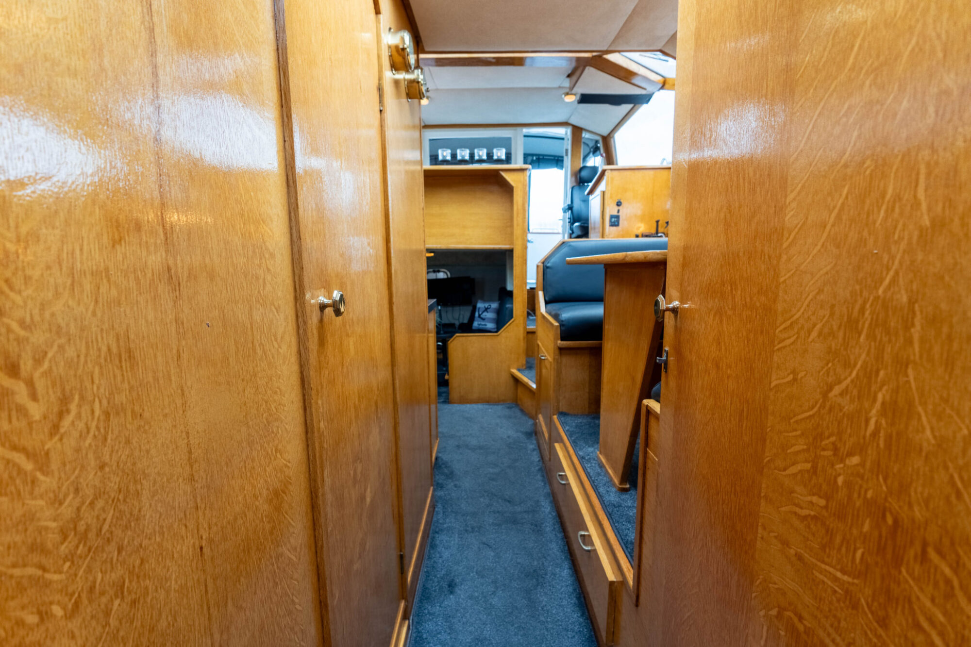 foto: 39 Stadtline Stadtline 38 OK Spiegeldeur