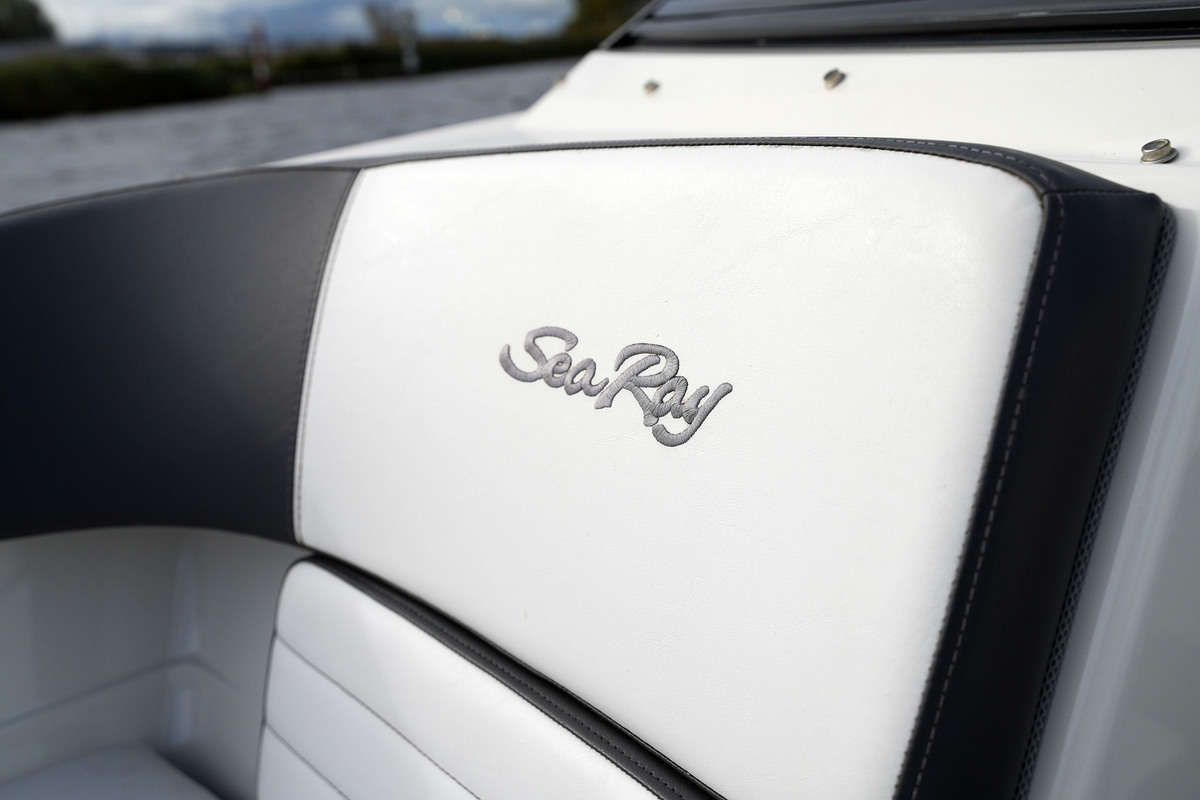 foto: 17 Sea Ray 19 SPX