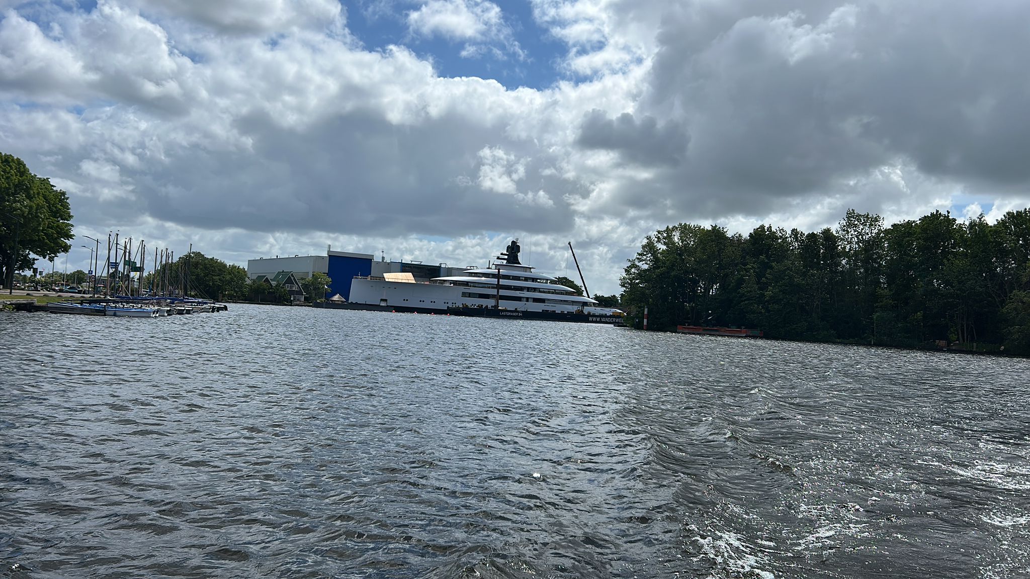 foto: 7 Rascala  futurama 600