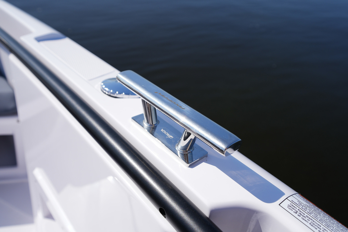 foto: 32 Axopar 25 Cross Bow & Cross Top