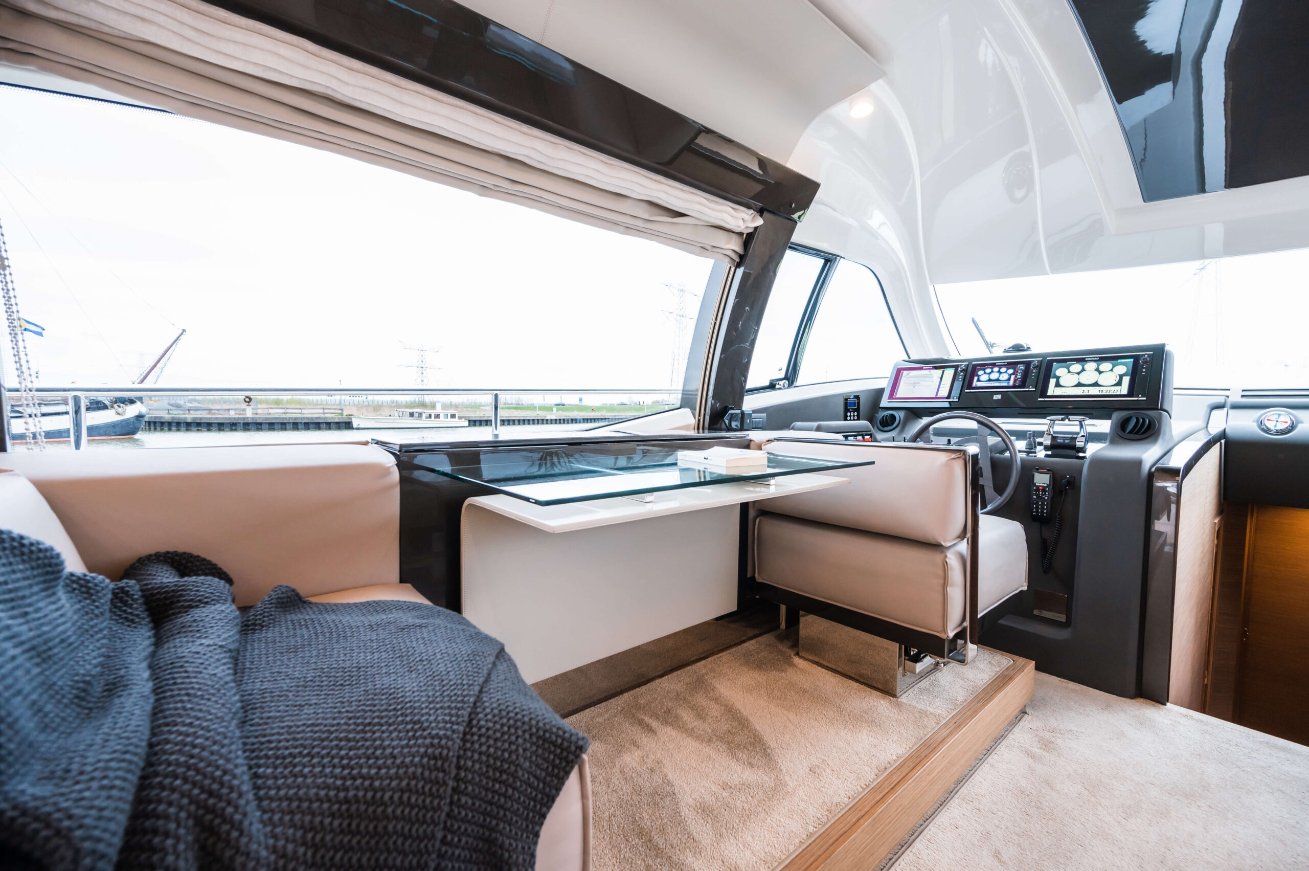 foto: 31 Ferretti Yachts 550 #05