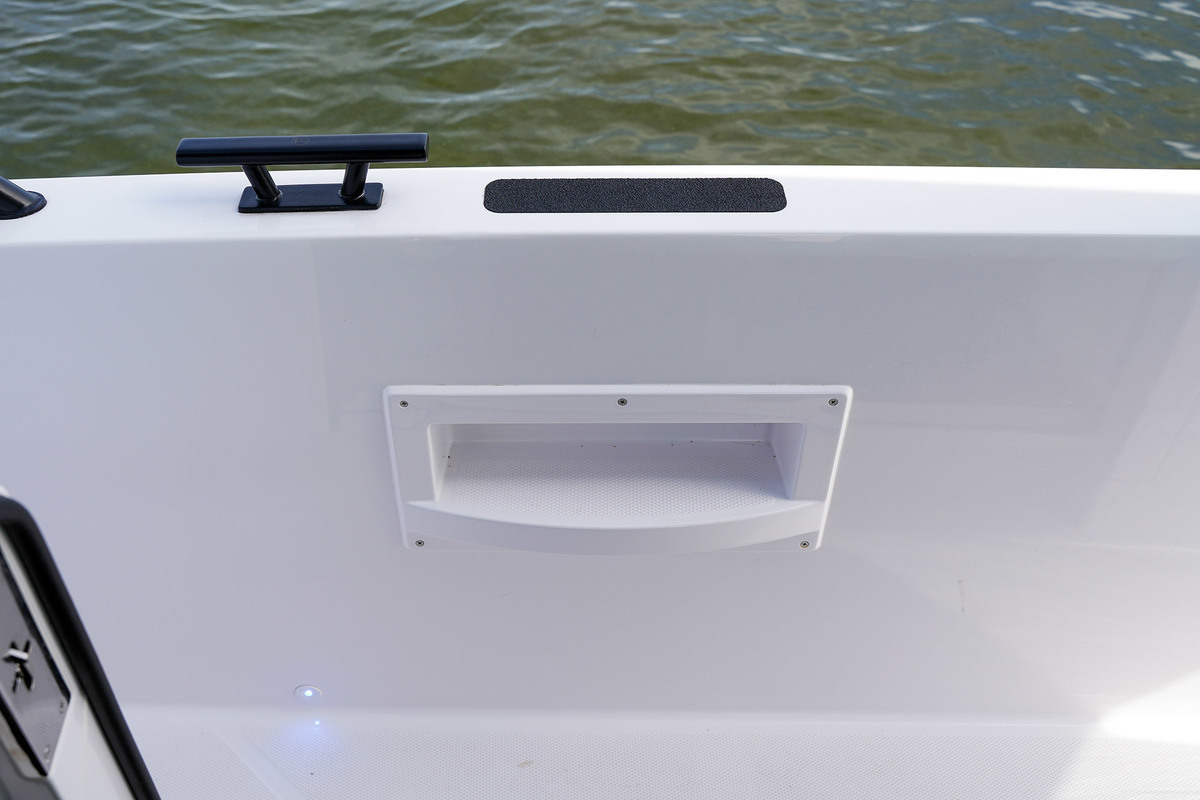 foto: 25 Axopar 37 XC Cross Cabin