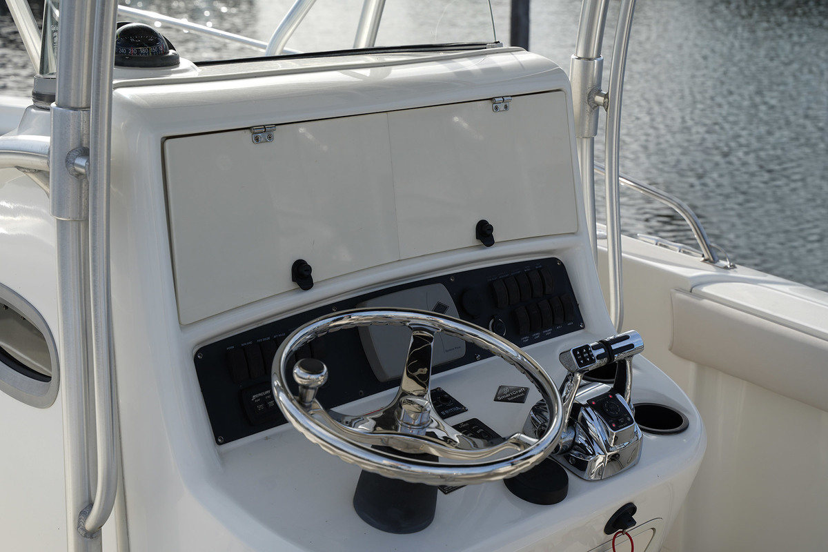 foto: 24 Boston Whaler 270 Outrage