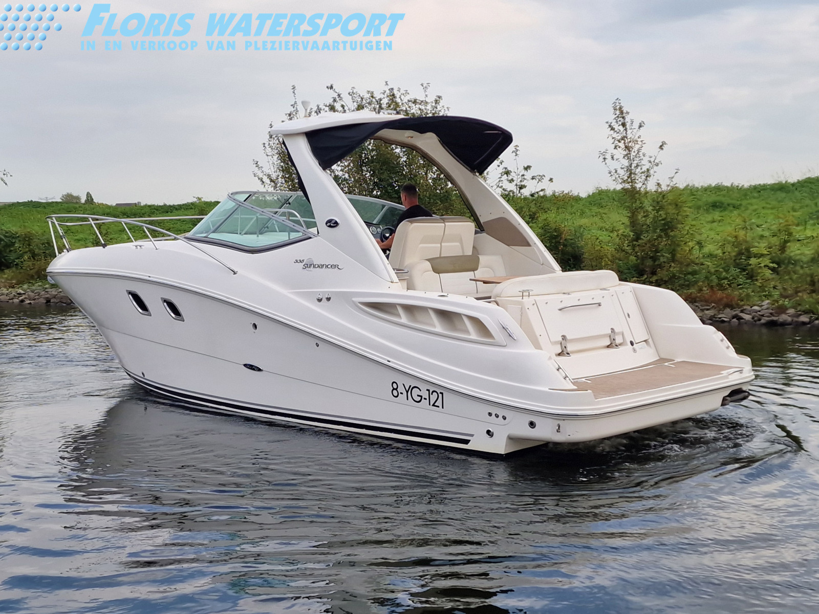 foto: 11 Sea Ray 335 Sundancer