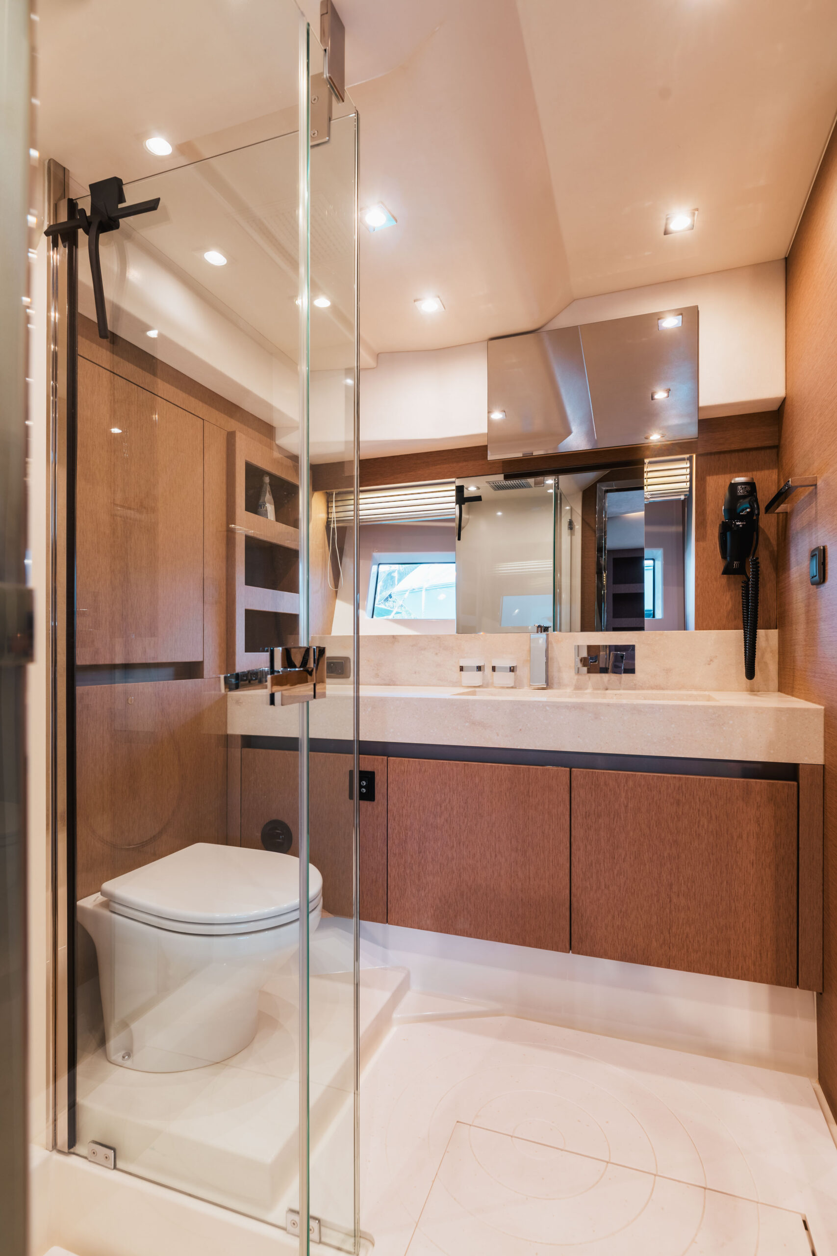 foto: 62 Prestige 690 flybridge