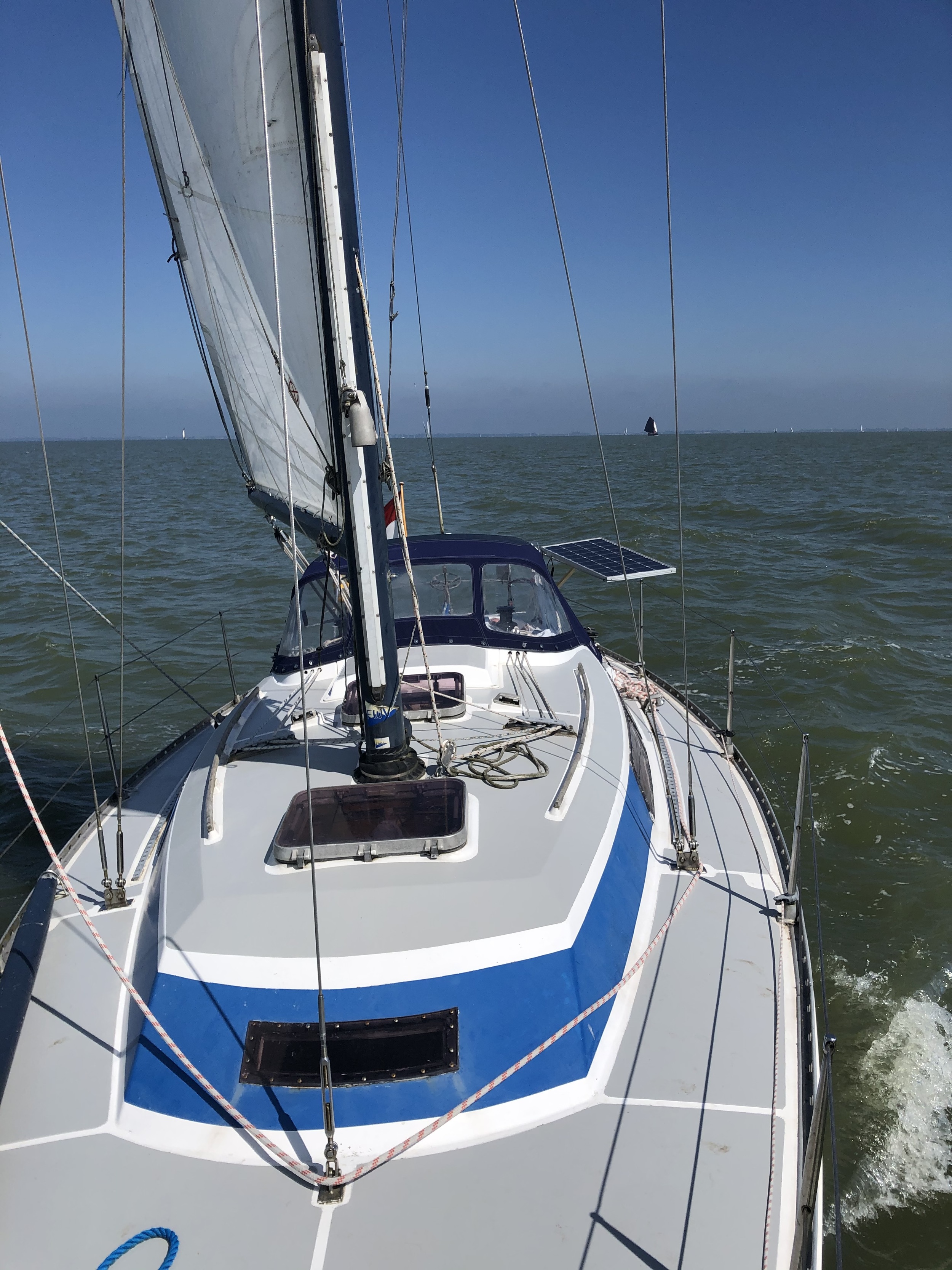 foto: 14 Standfast 33