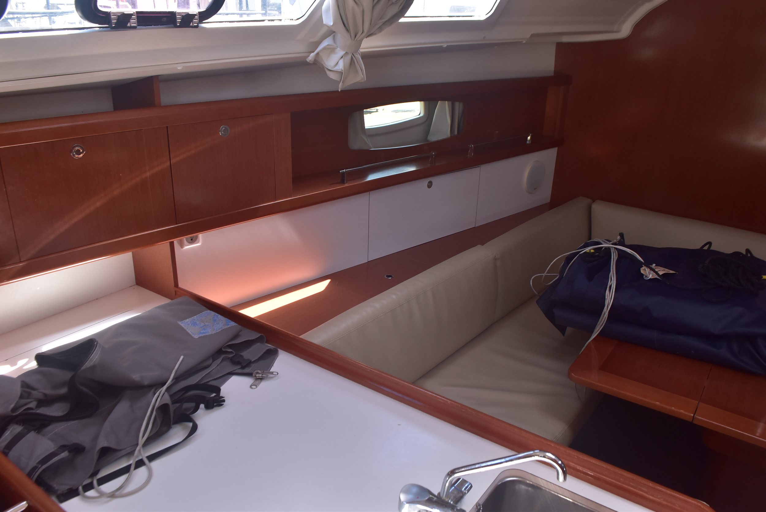 foto: 17 Beneteau Oceanis 37