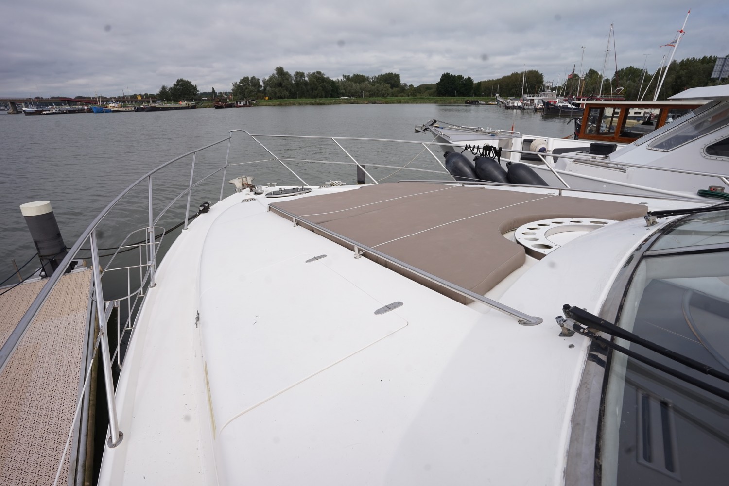 foto: 18 Fairline Squadron 62