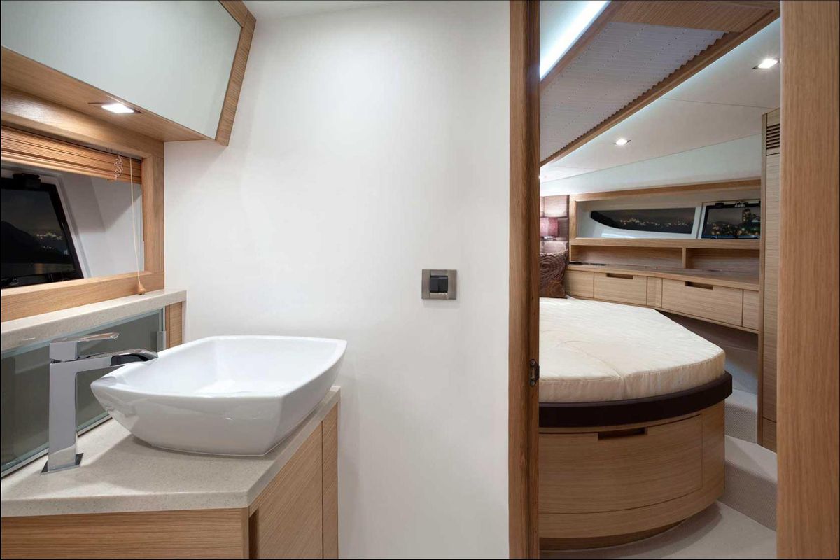 foto: 11 Galeon 420 FLY