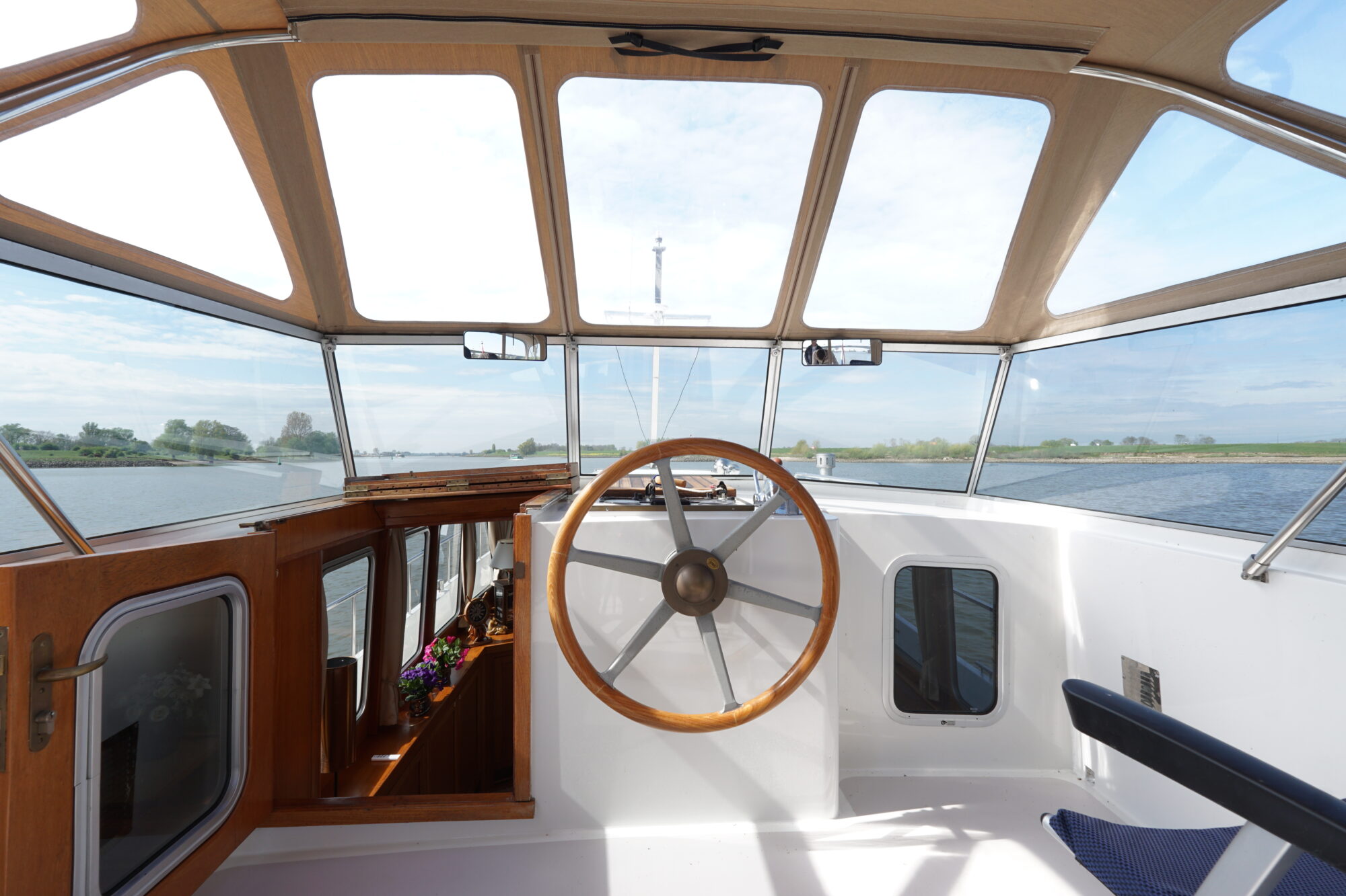 foto: 55 Flevo Flevo Spiegelkotter 12.50 AK Cabrio