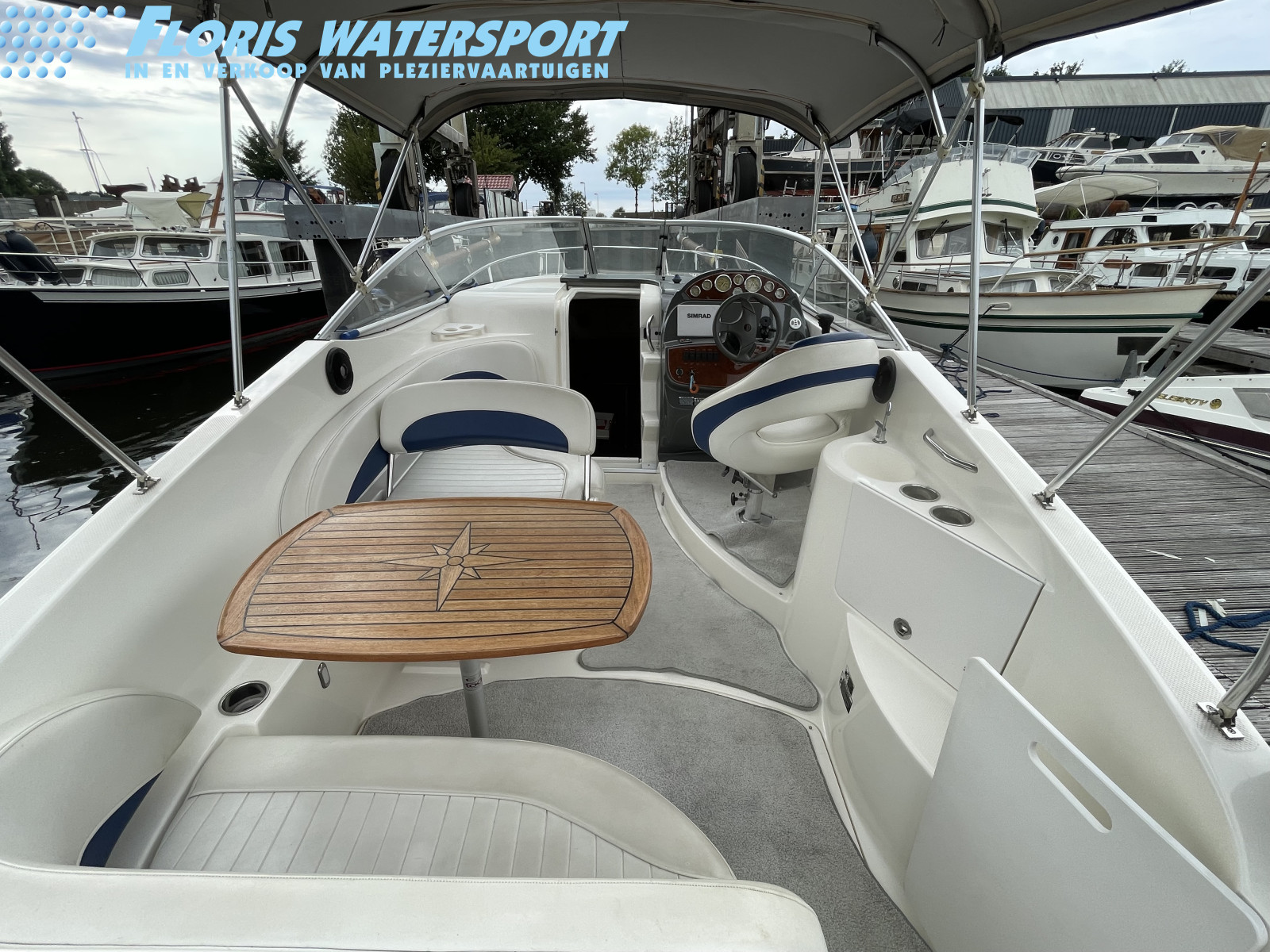 foto: 7 Bayliner  265