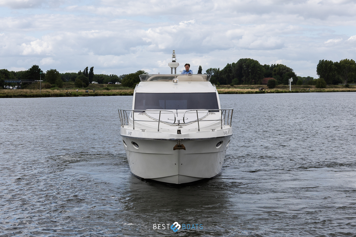 foto: 21 Rodman R-38