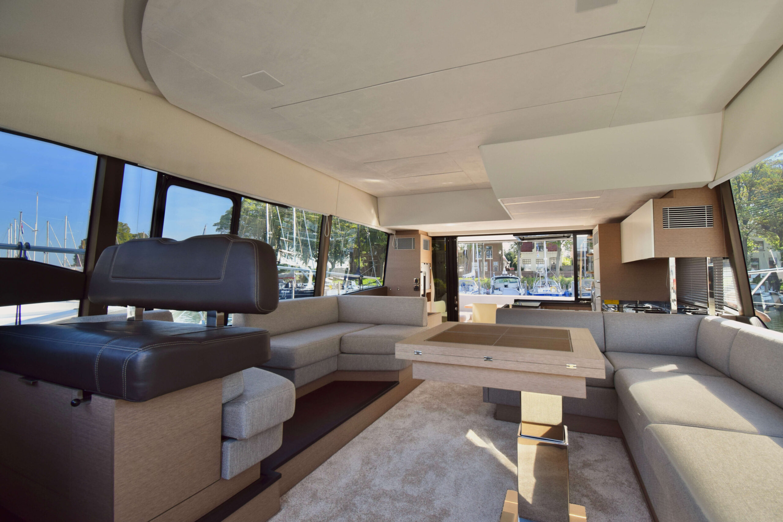 foto: 18 Prestige 590 Flybridge #19