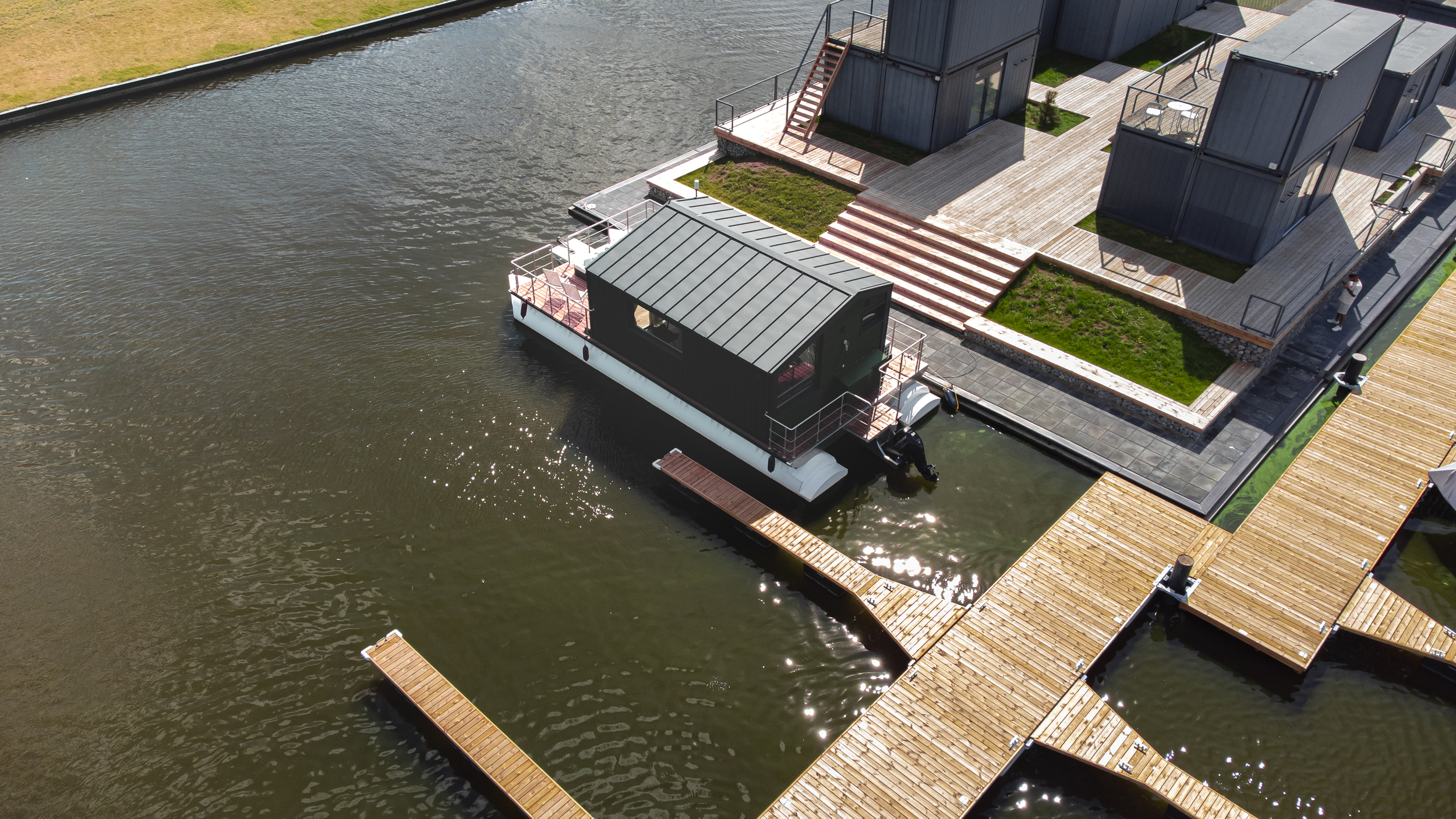 foto: 8 Twin M-Cabin Houseboat
