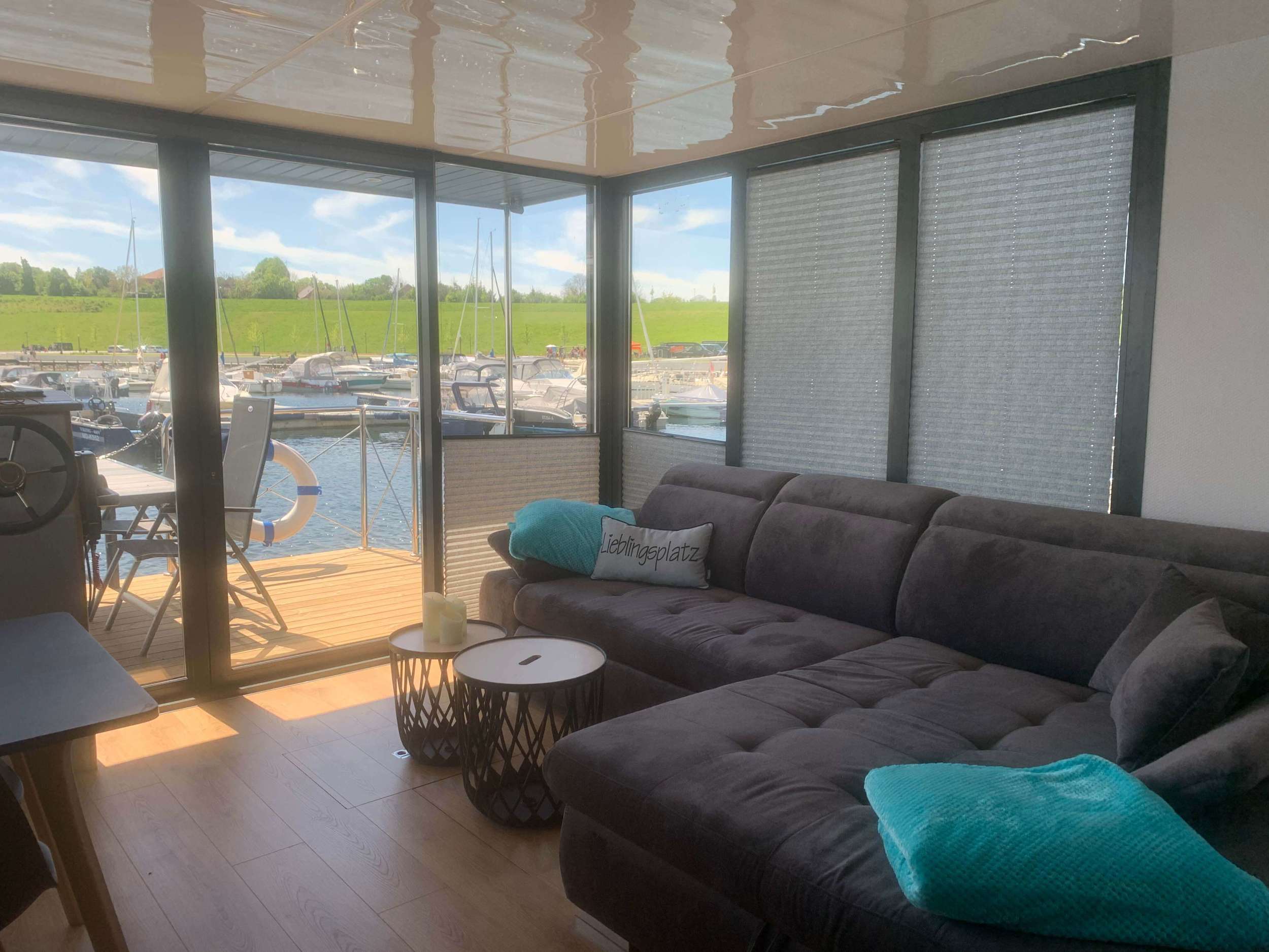foto: 21 Campi 400 Houseboat