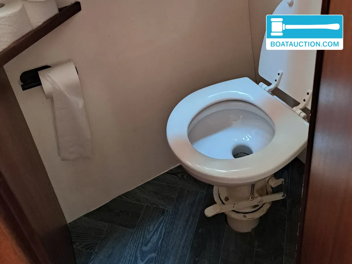 foto: 5 Motorboat 830