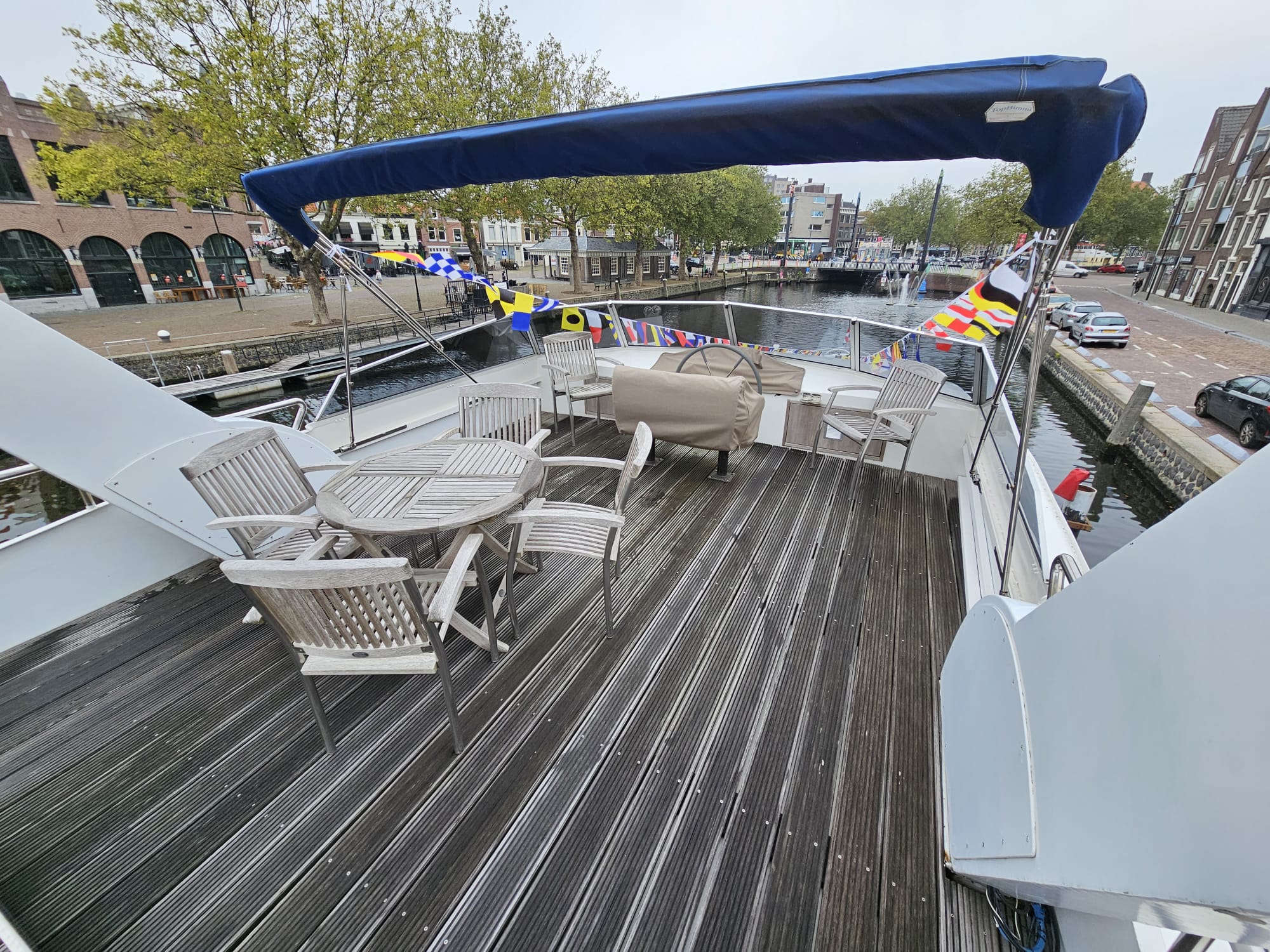 foto: 20 Jacabo 2300 (Varend woonschip)