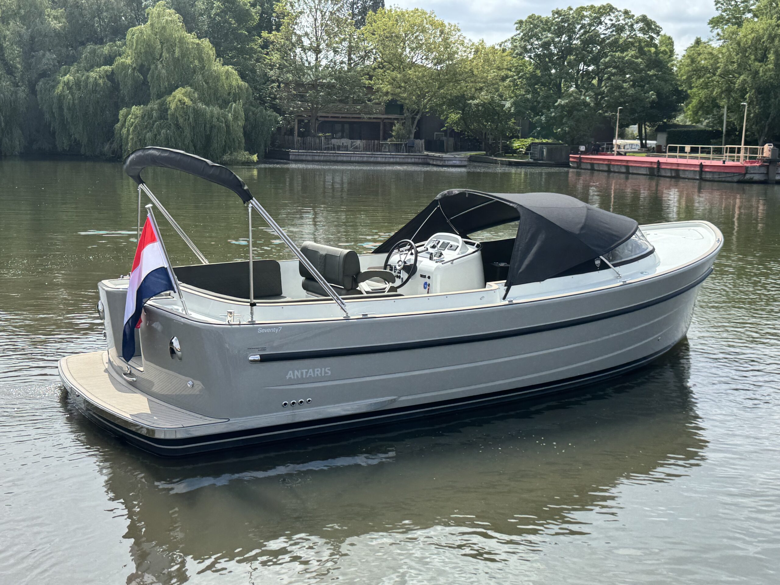 foto: 23 Antaris Seventy7 Sport