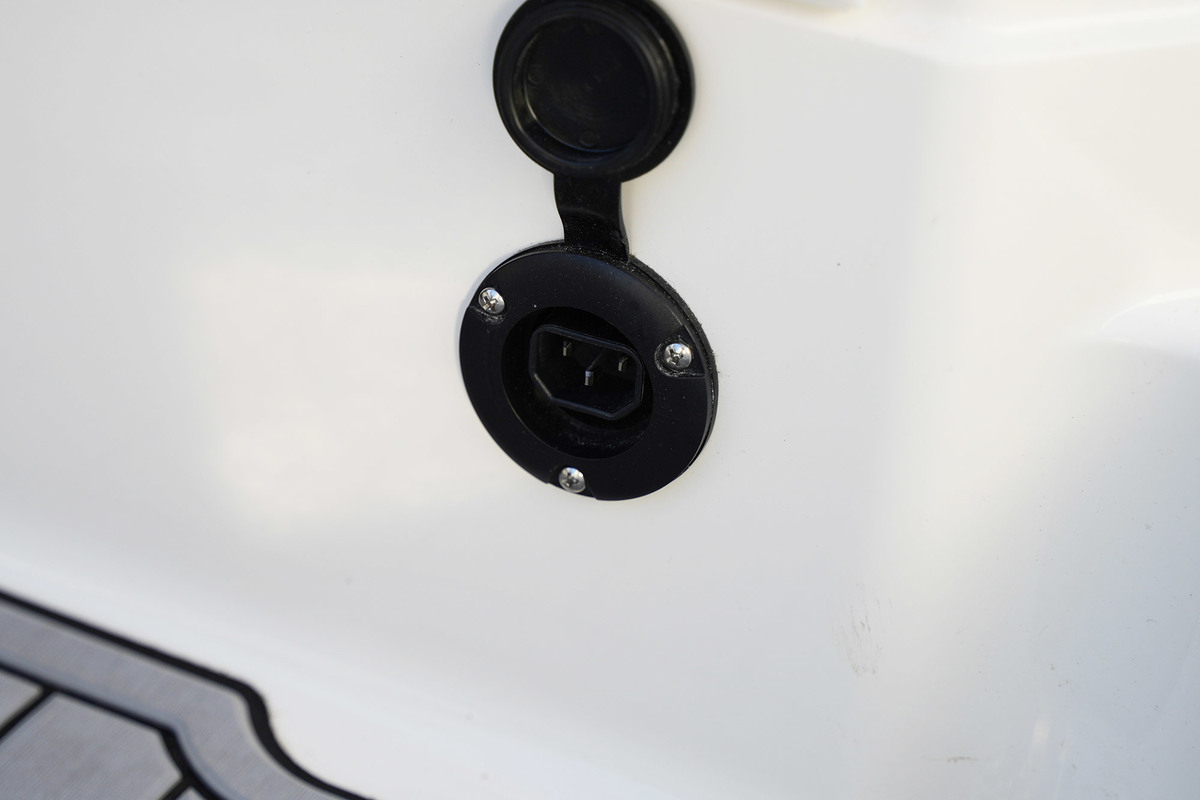 foto: 47 Sea Ray SPX 230 Outboard