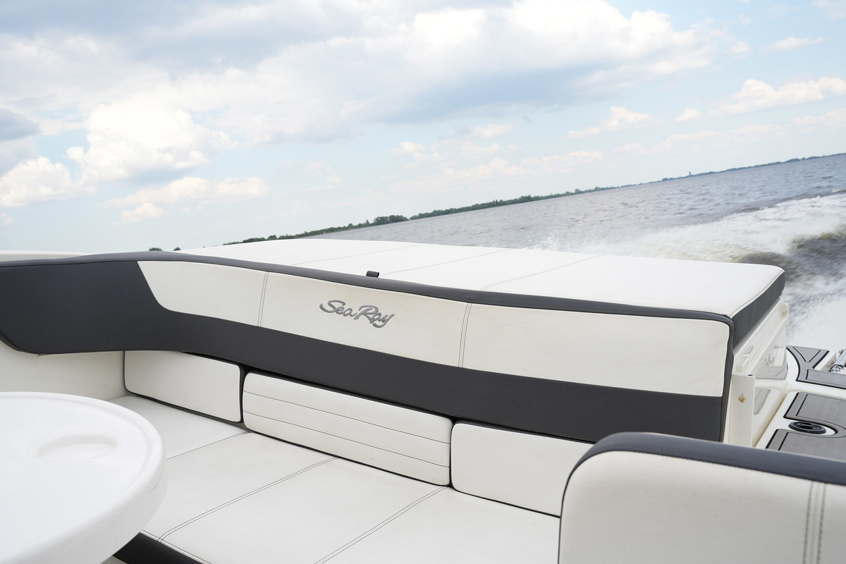 foto: 16 Sea Ray 19 SPX