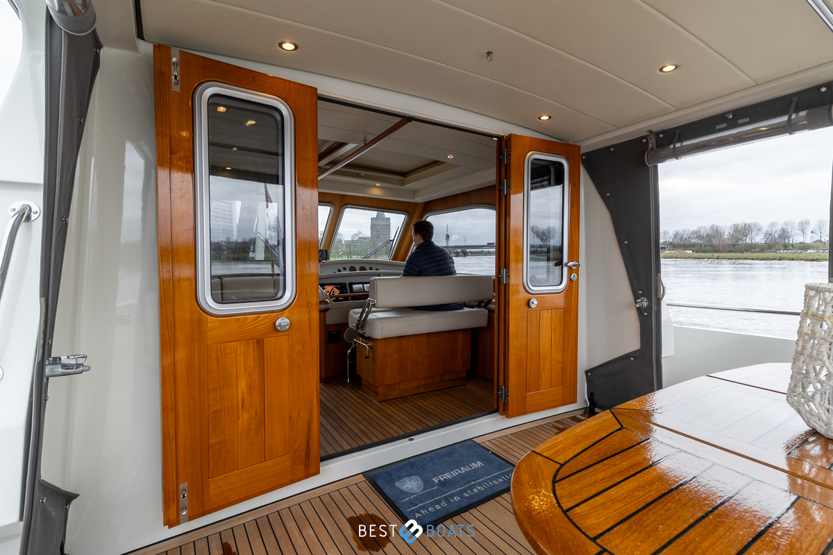 foto: 60 Linssen Grand Sturdy 500 AC Wheelhouse Long Top