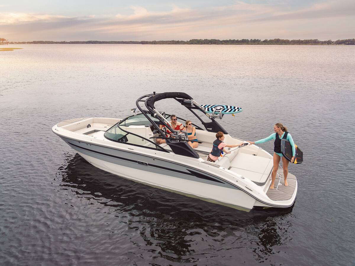 foto: 26 Sea Ray SDX 270 Surf