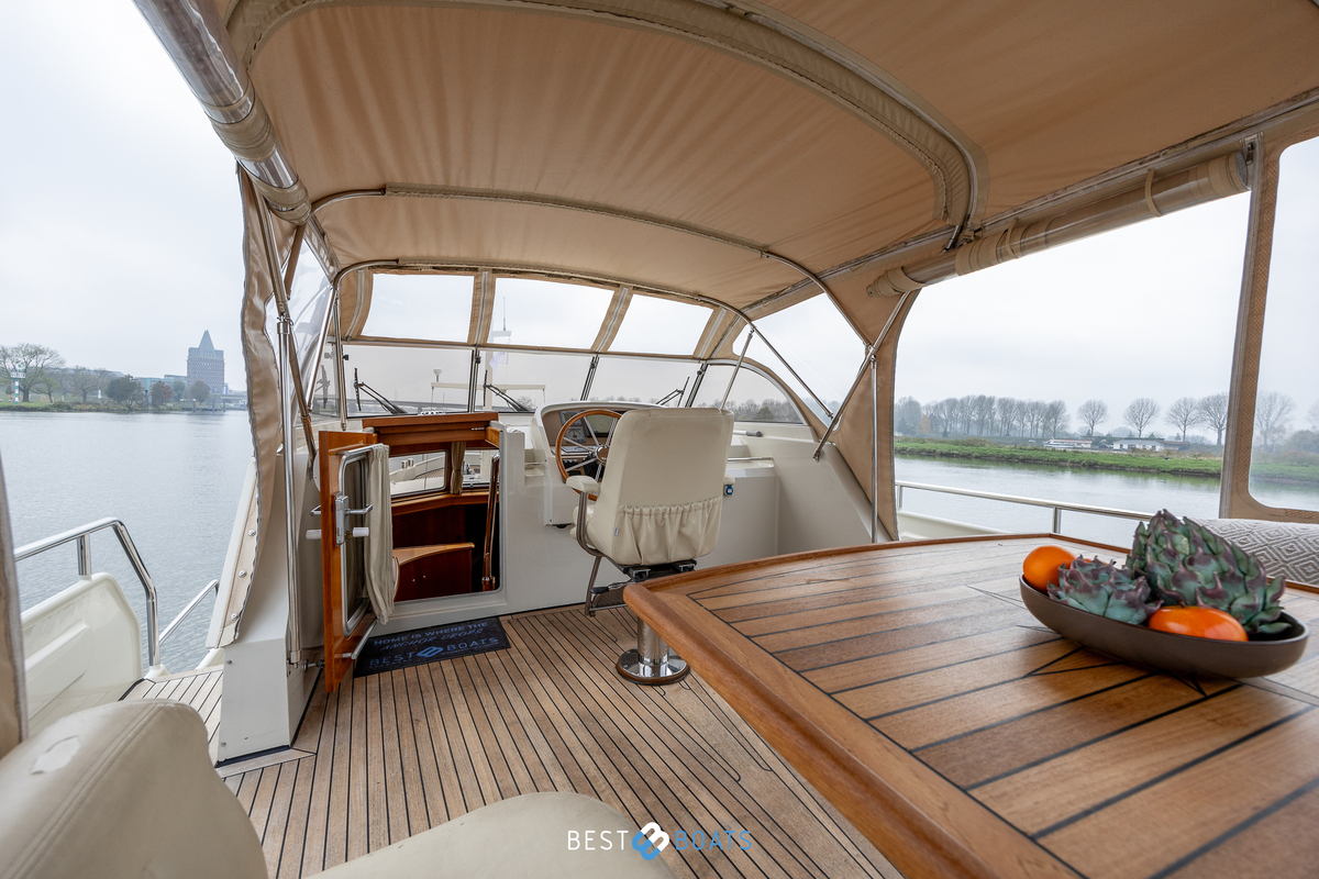 foto: 26 Linssen  Grand Sturdy 430 AC MKII Diamond