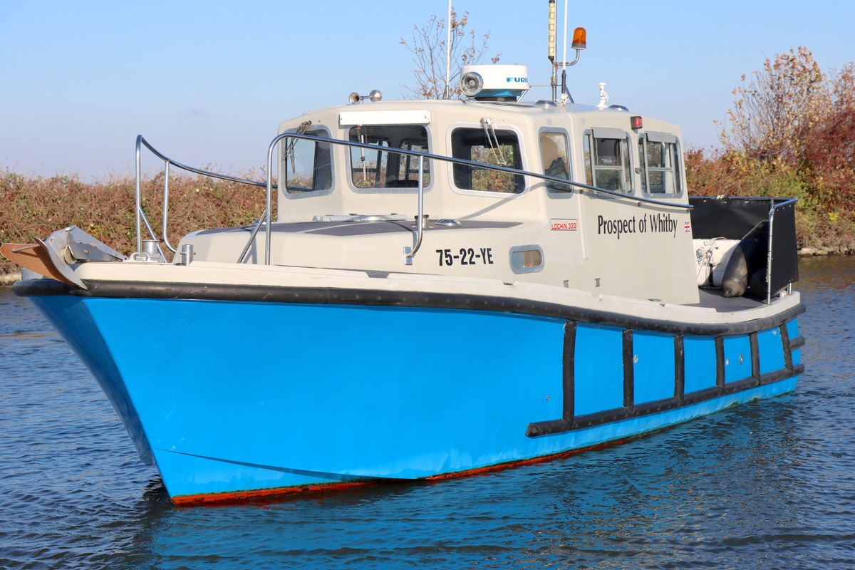 foto: 13 Lochin  333 Workboat