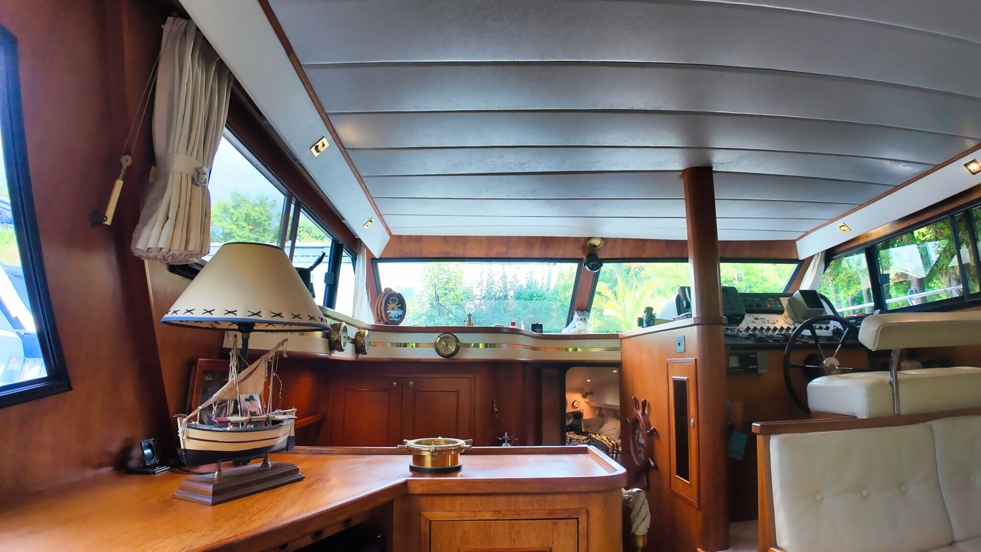foto: 28 Neptunus Neptunus 138 / 46 Flybridge Sedan