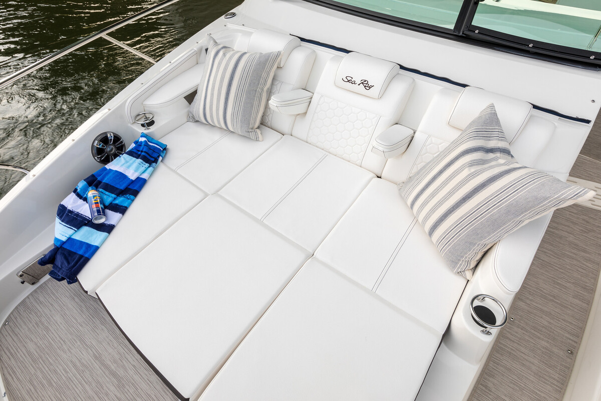 foto: 5 Sea Ray Sundancer 320 OB