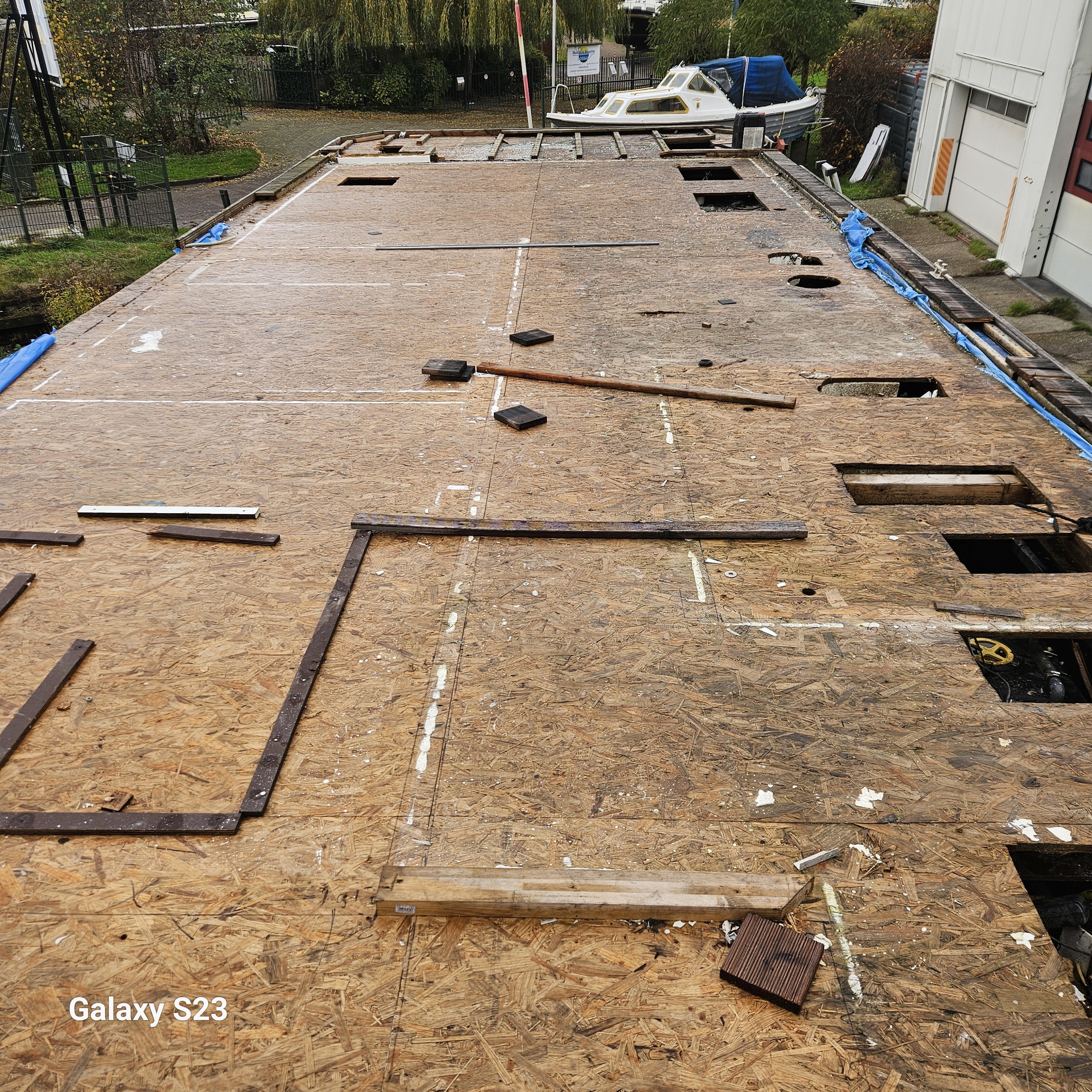 foto: 13 LST Boatin (onderstel) Houseboat