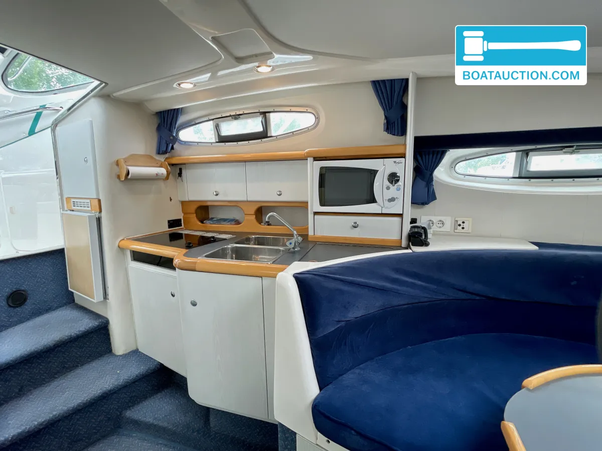 foto: 34 Sealine 310 Sportbridge