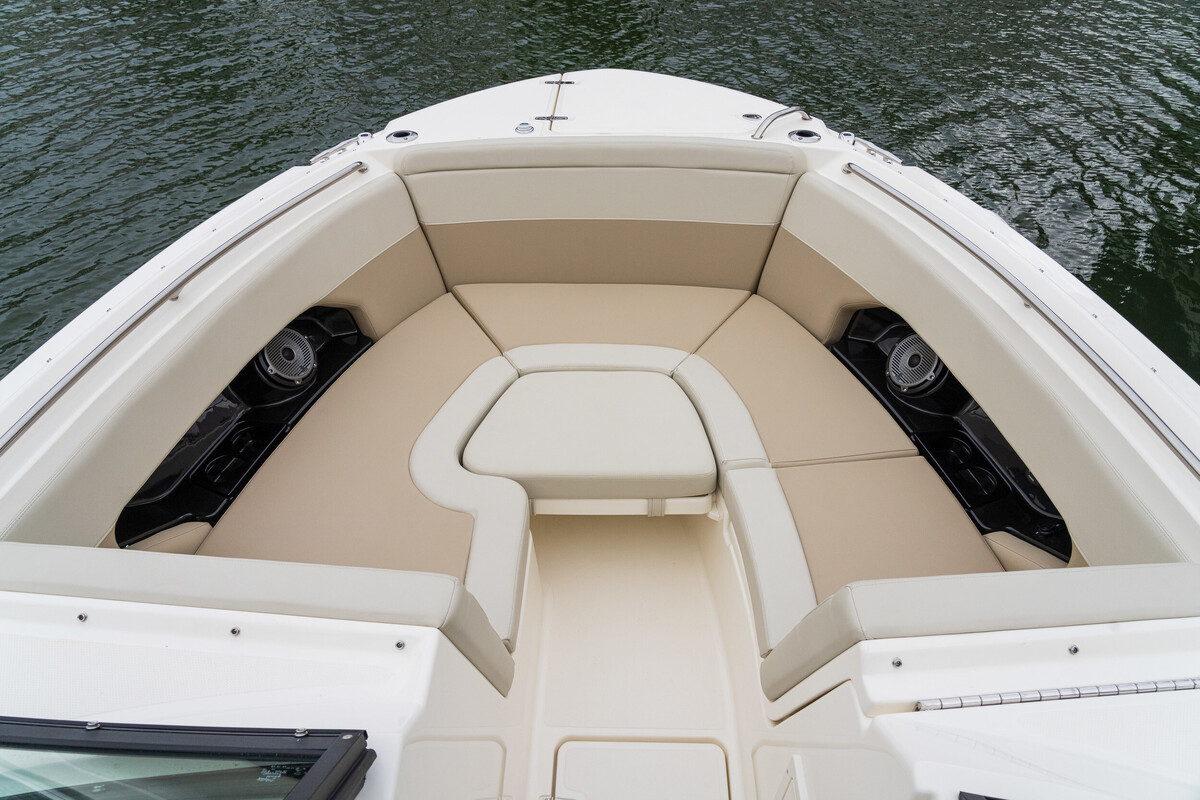foto: 8 Boston Whaler 240 Vantage