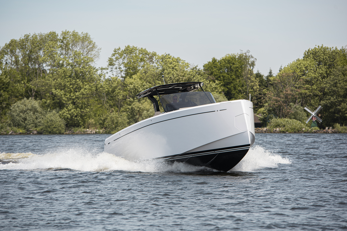 foto: 28 PARDO YACHTS 38  
