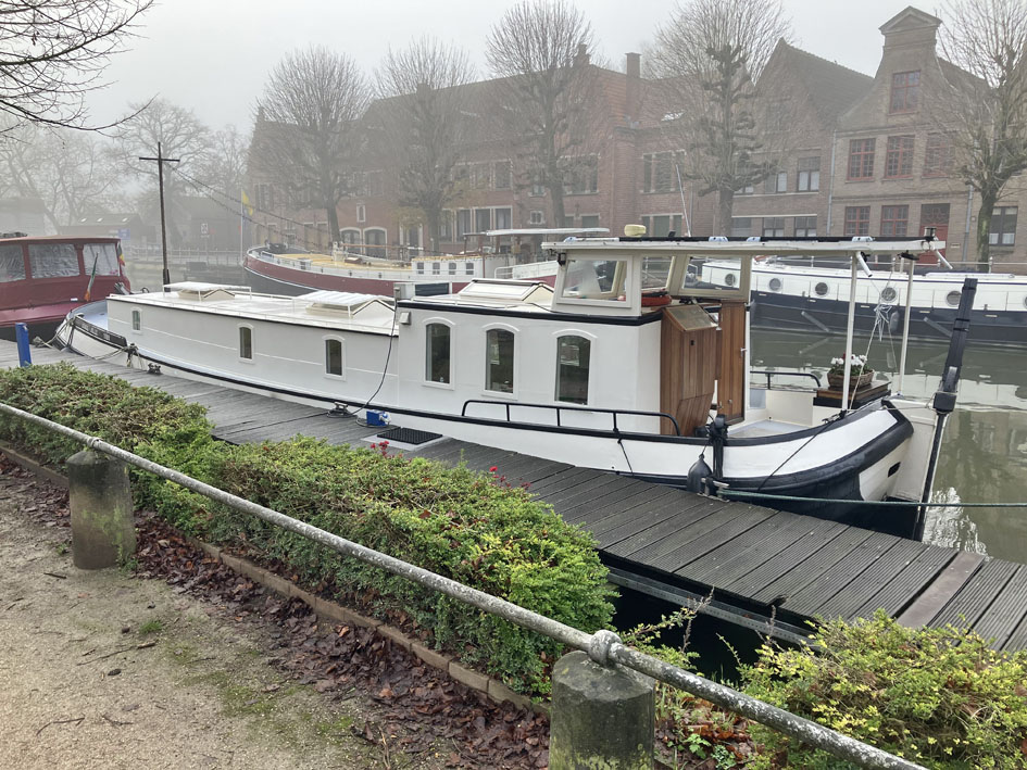 foto: 17 Varend Woonschip Skutsje 17.12