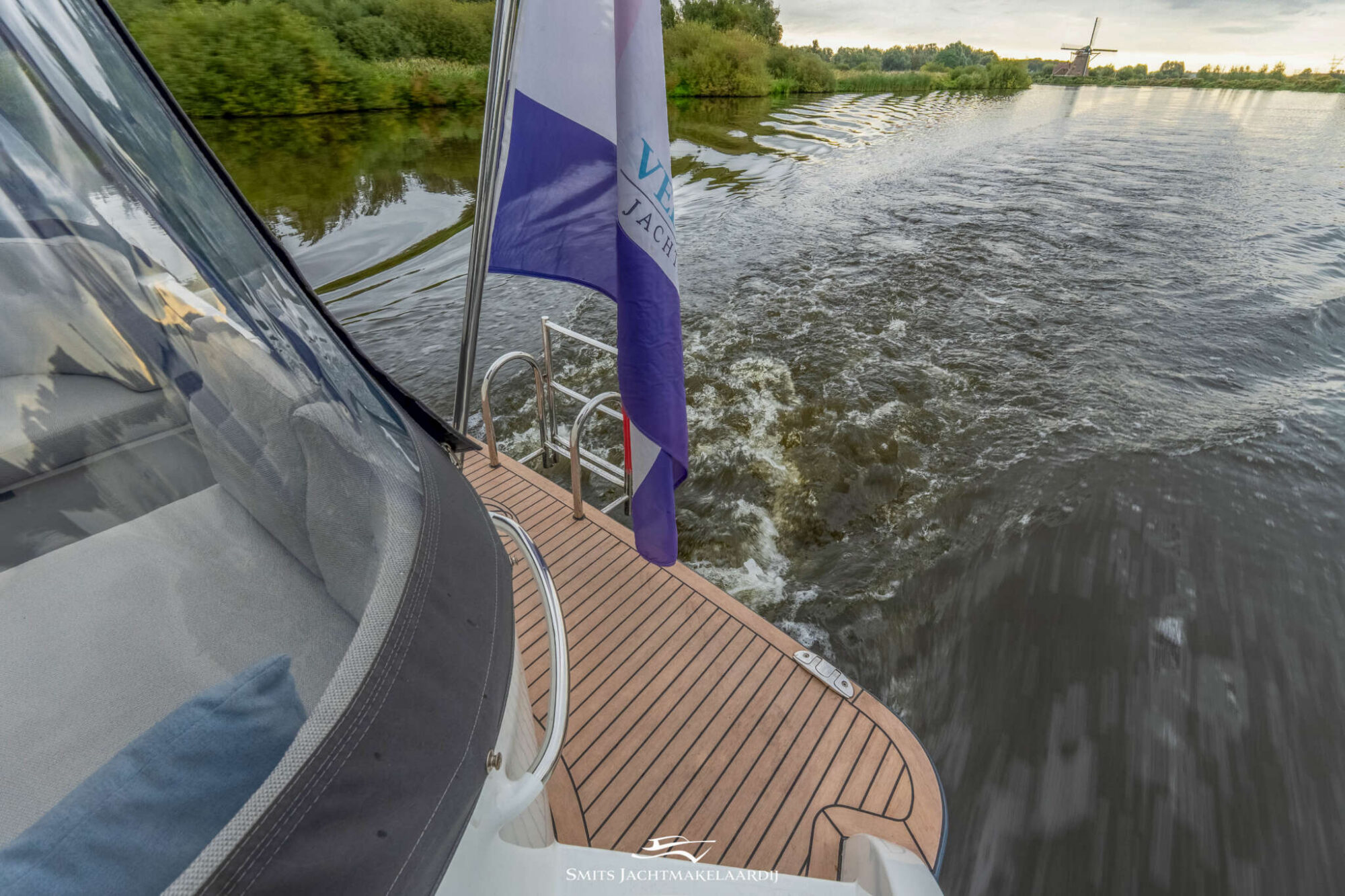 foto: 31 Vedette Vedette 33 Salon Comfort Line