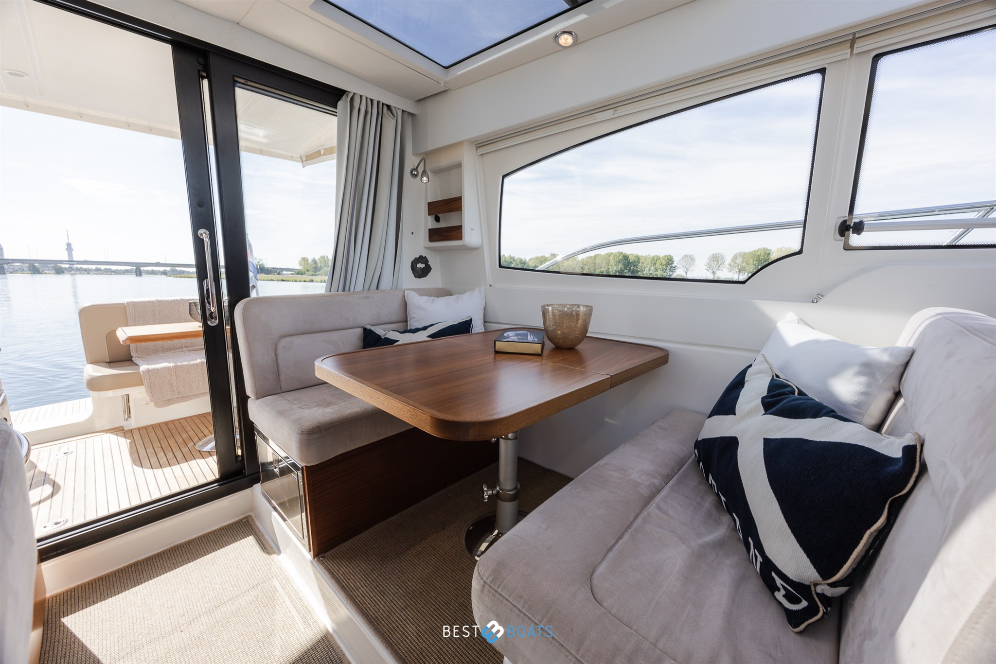 foto: 20 Nimbus 305 Coupé