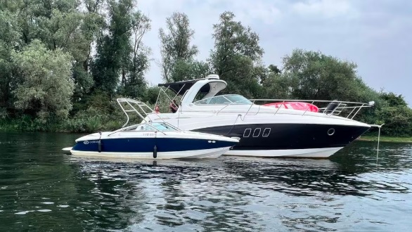 foto: 5 Rinker 360 Speedcruiser