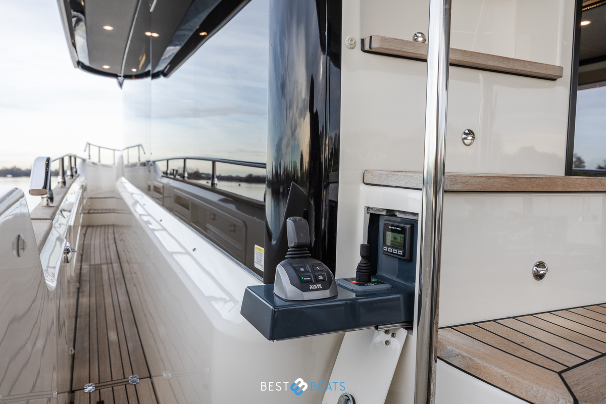 foto: 42 Absolute  Navetta 52