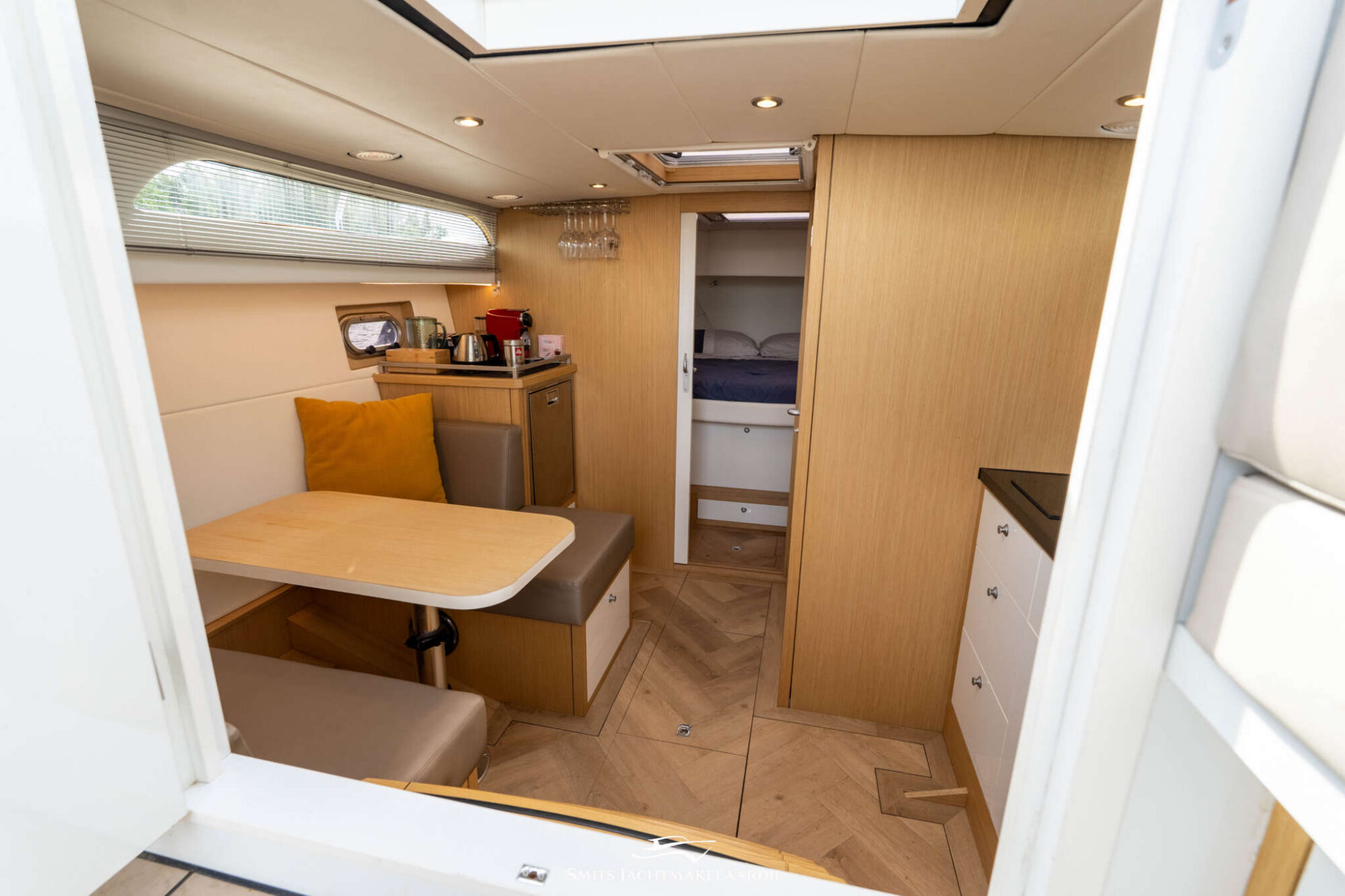 foto: 30 Crown yachts Crown Keyzer C107 Cabrio