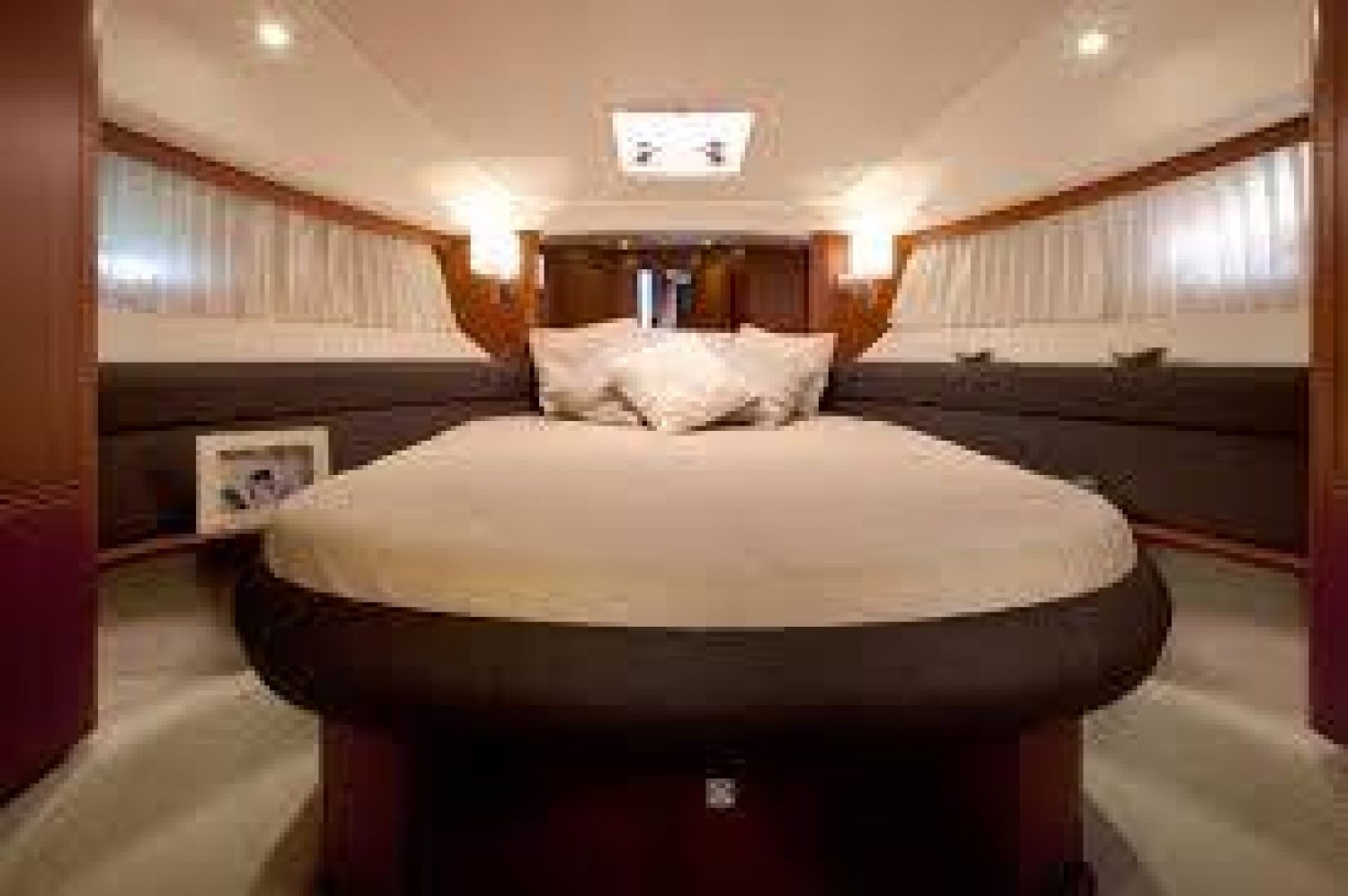 foto: 5 Prestige  46 Fly