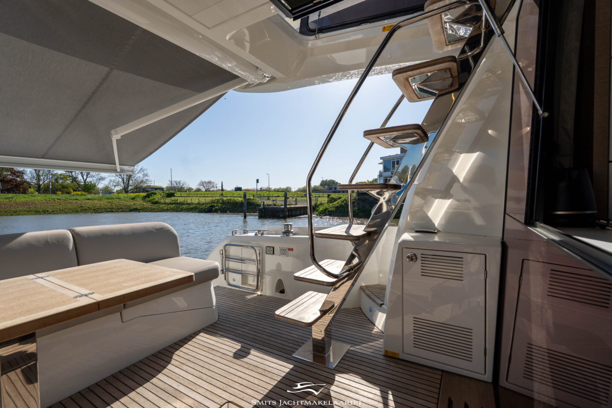 foto: 114 Prestige Prestige 590 Flybridge