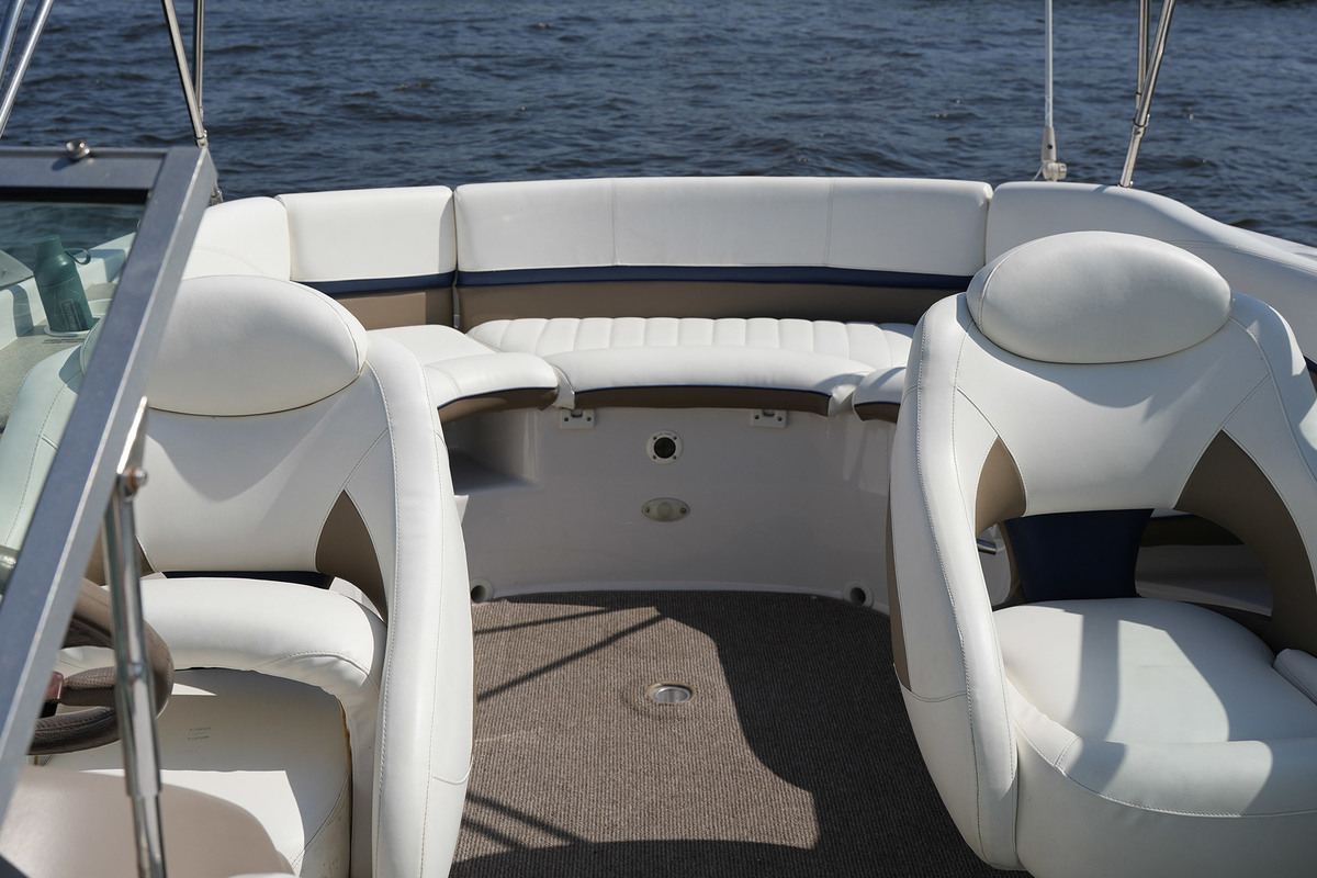 foto: 13 Four Winns 225 Sundowner
