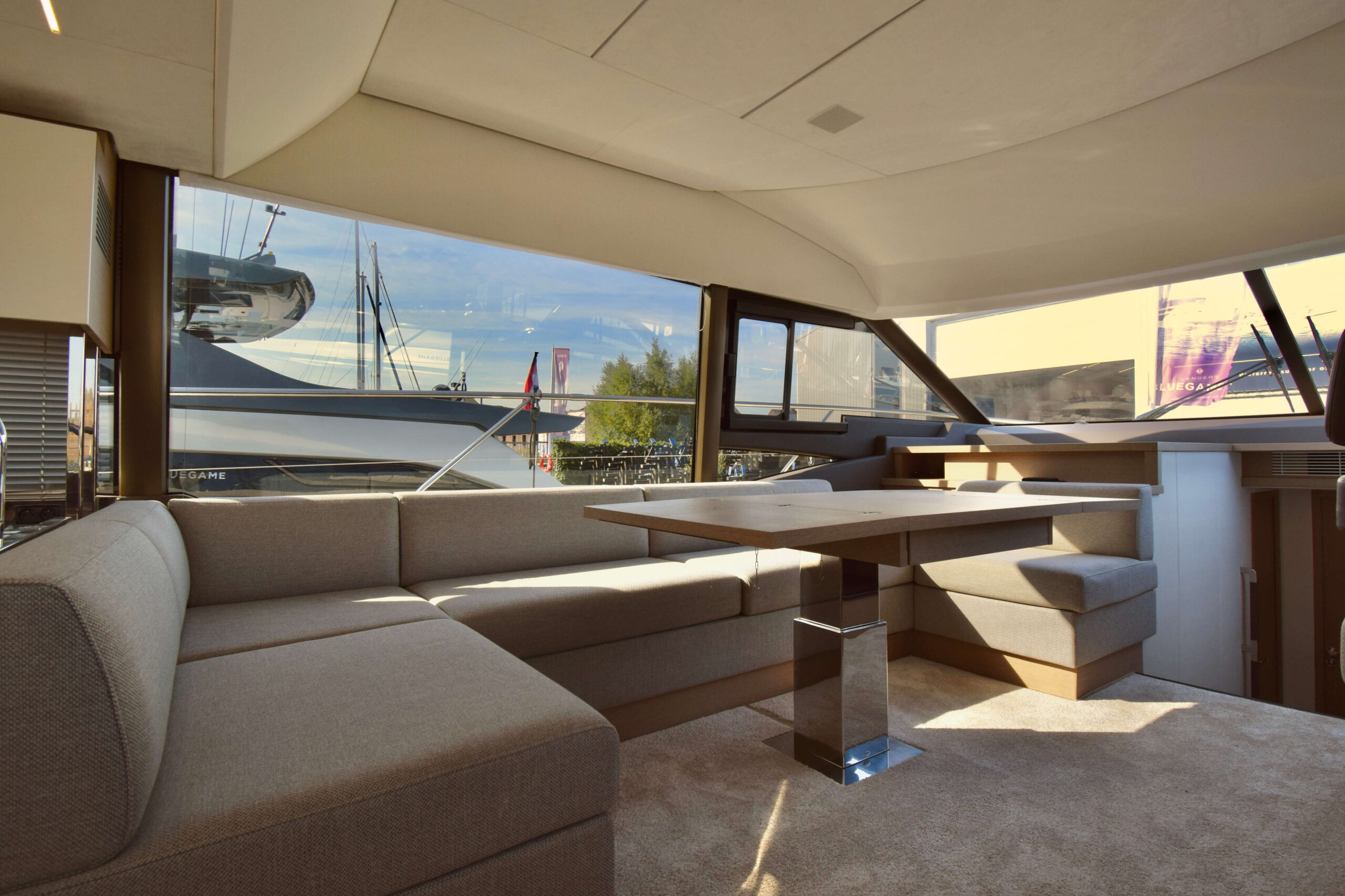 foto: 19 Prestige 590 Flybridge #19