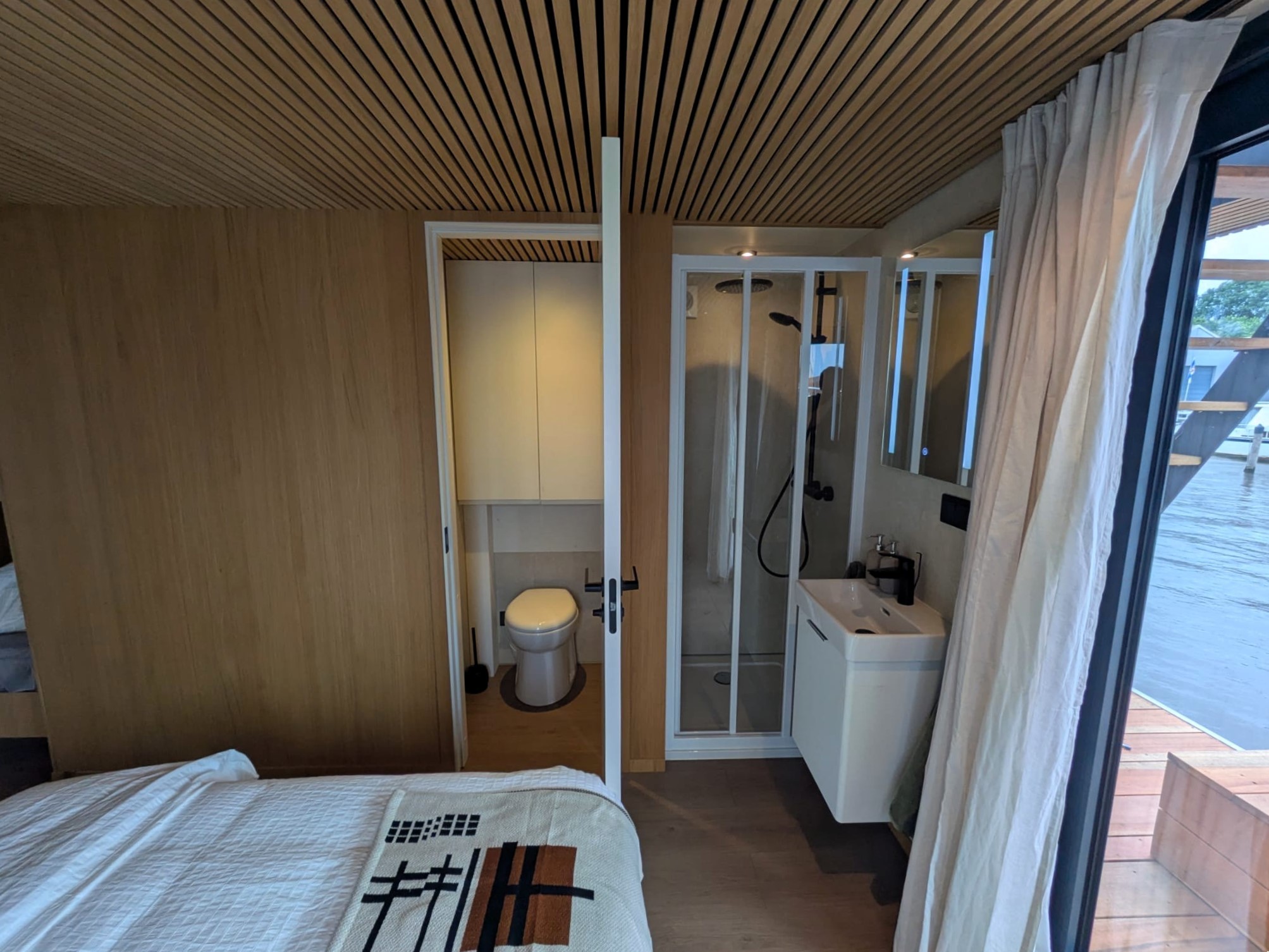 foto: 22 Surla 12 Houseboat Met (koop)ligplaats