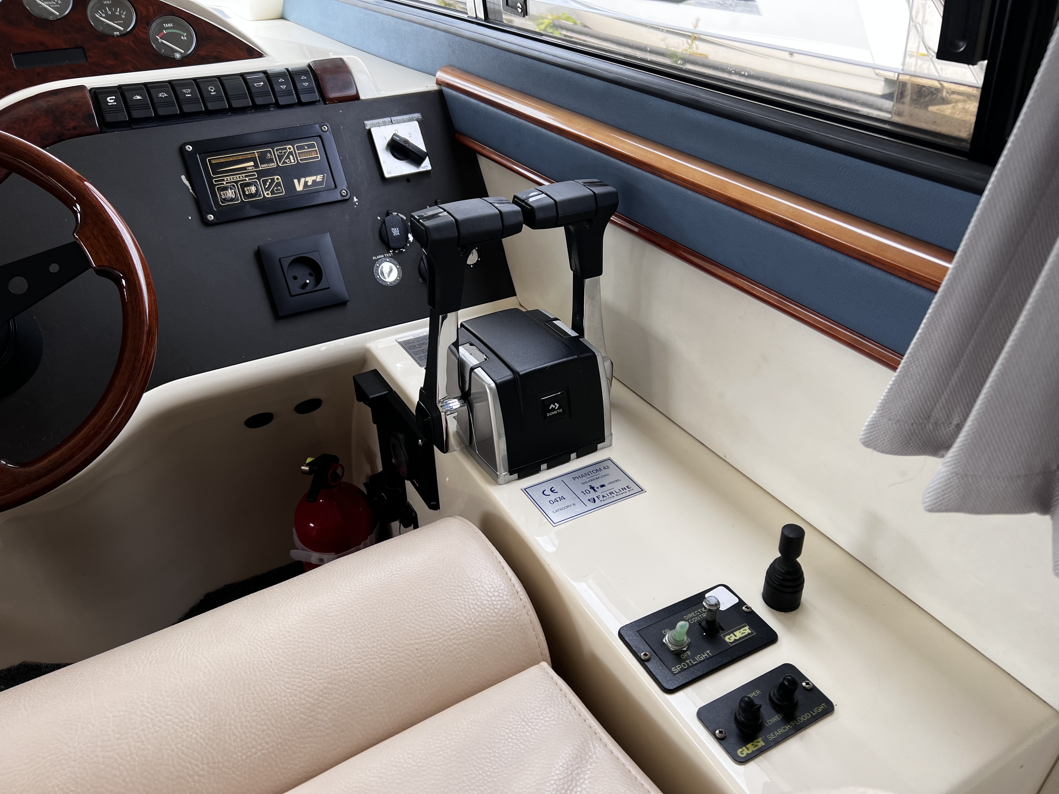 foto: 22 Fairline Phantom 42