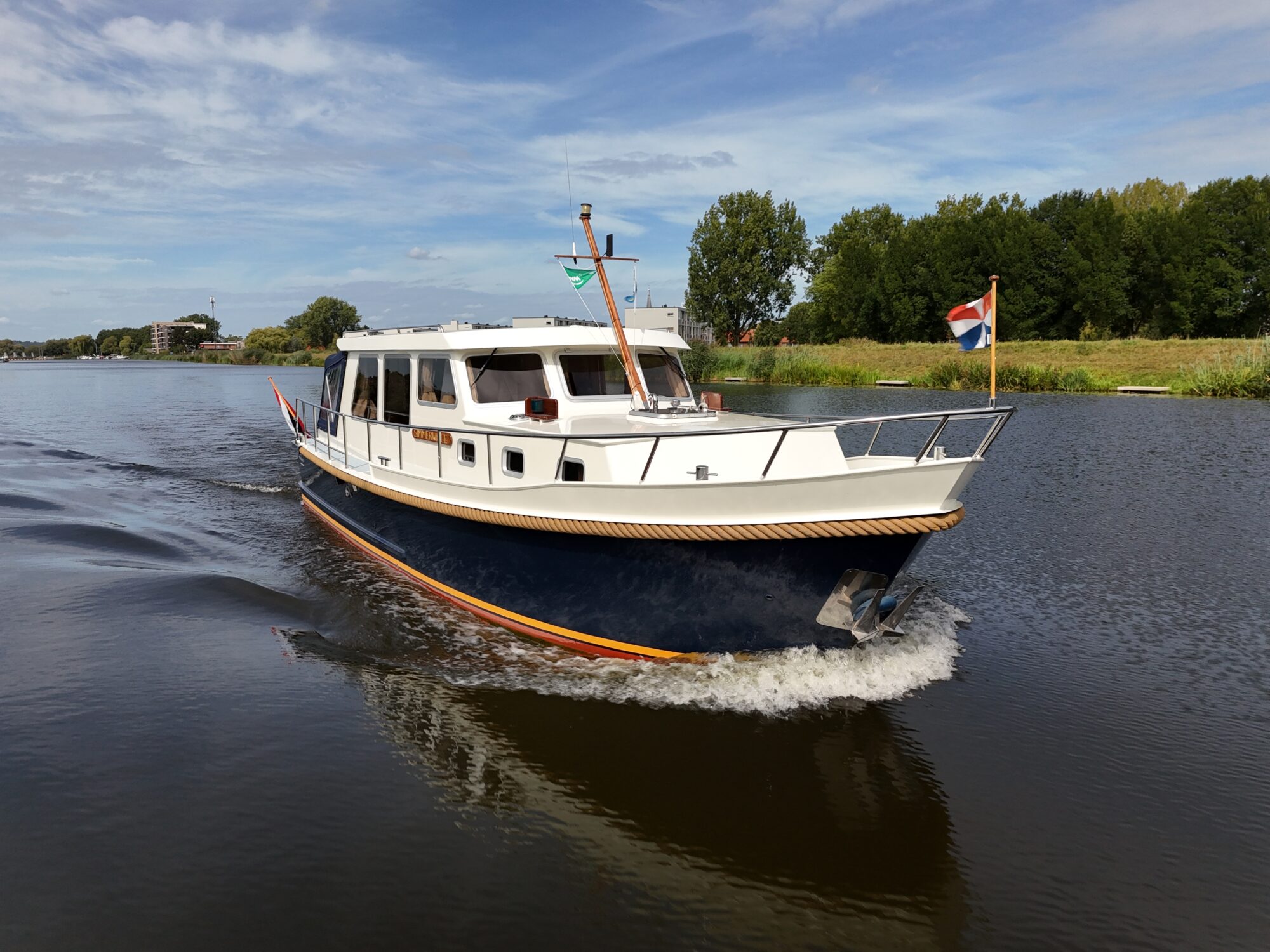 foto: 20 Crown yachts Crown Kruiser 10.90 ZLK Spiegeldeur